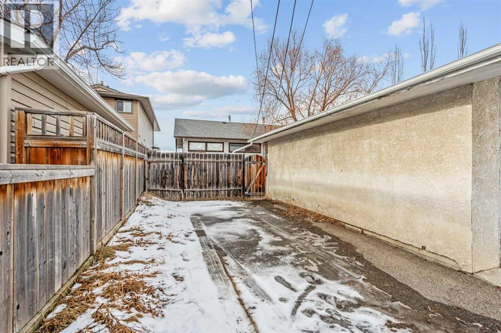 300 & 302 16a Street Nw, Calgary, Alberta  T2N 2C8 - Photo 41 - A2282888