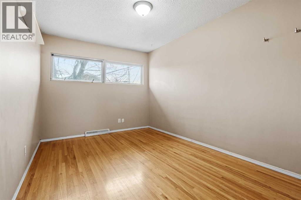 300 & 302 16a Street Nw, Calgary, Alberta  T2N 2C8 - Photo 20 - A2282888