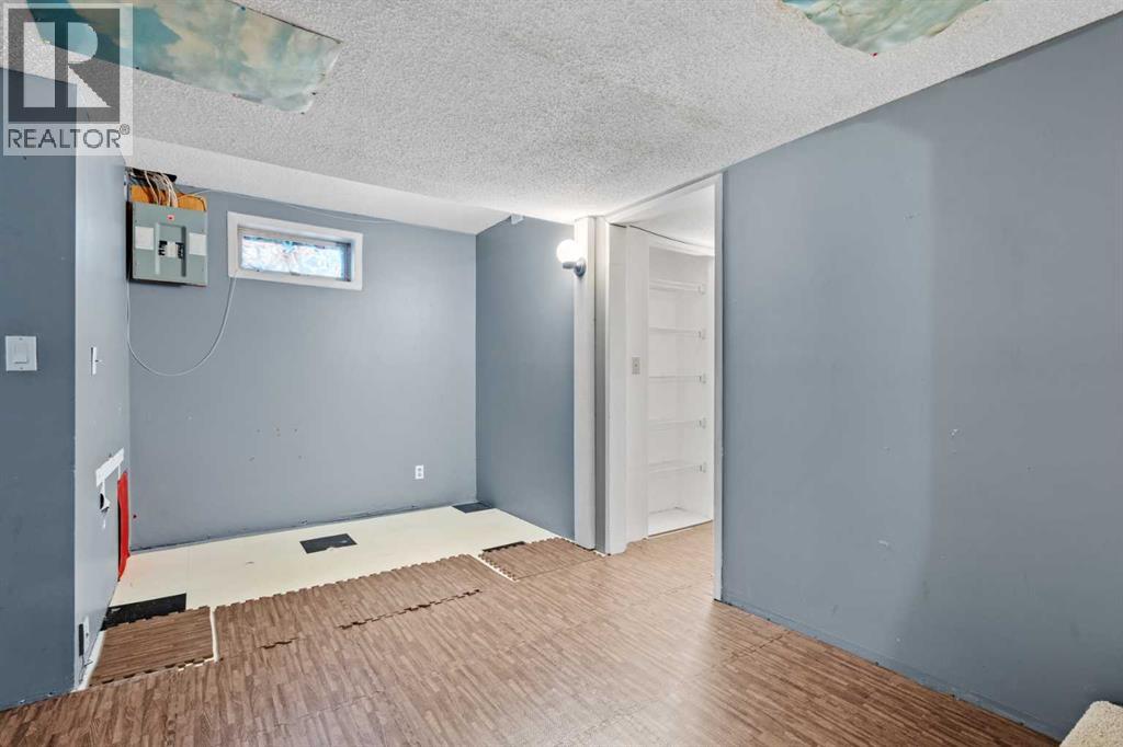 300 & 302 16a Street Nw, Calgary, Alberta  T2N 2C8 - Photo 28 - A2282888