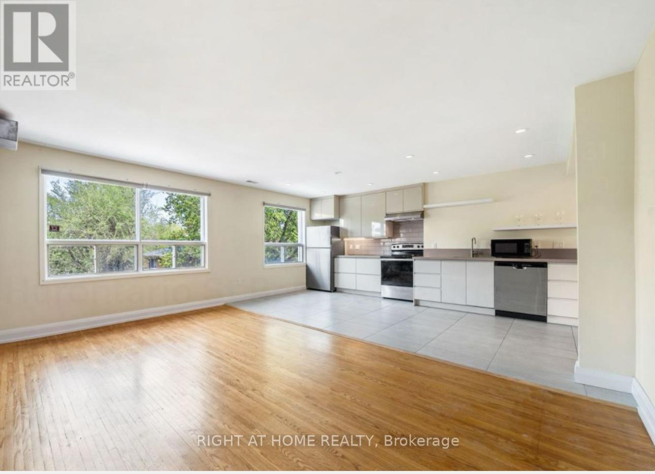 B - 1207 Hurontario Street, Mississauga, Ontario  L5G 3H2 - Photo 6 - W12755230