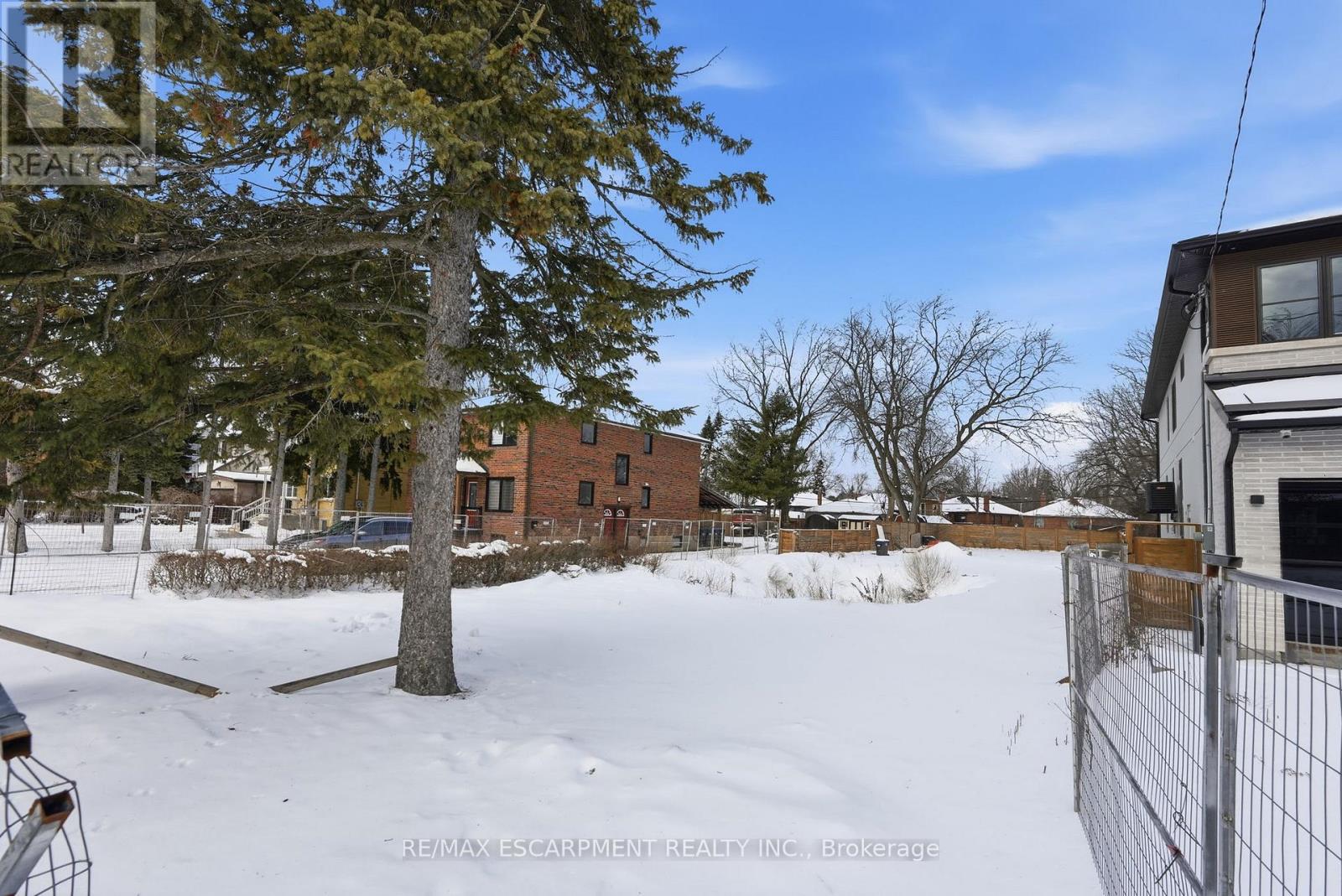 19 Broadview Avenue, Mississauga, Ontario  L5H 2S8 - Photo 6 - W12755264