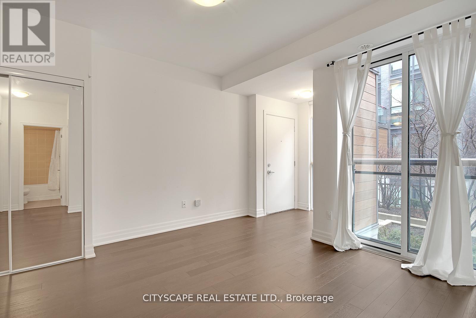 402 - 380 Wallace Avenue, Toronto, Ontario  M6P 3P2 - Photo 6 - W12755314