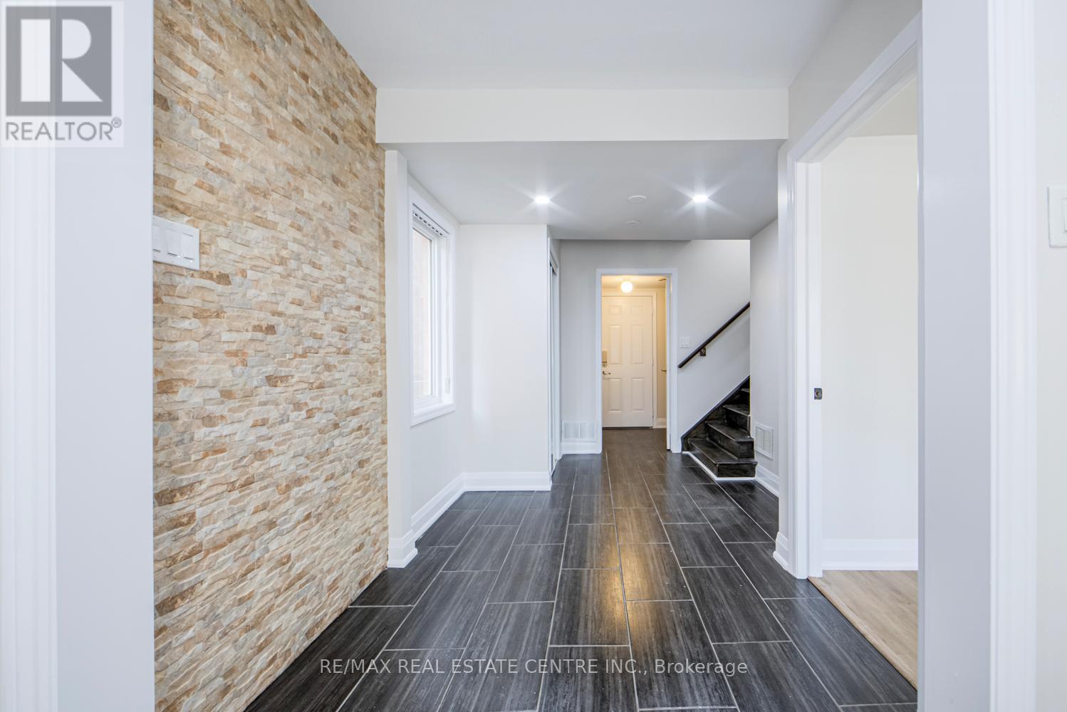 299 Dymott Avenue, Milton, Ontario  L9T 0Z5 - Photo 5 - W12755320