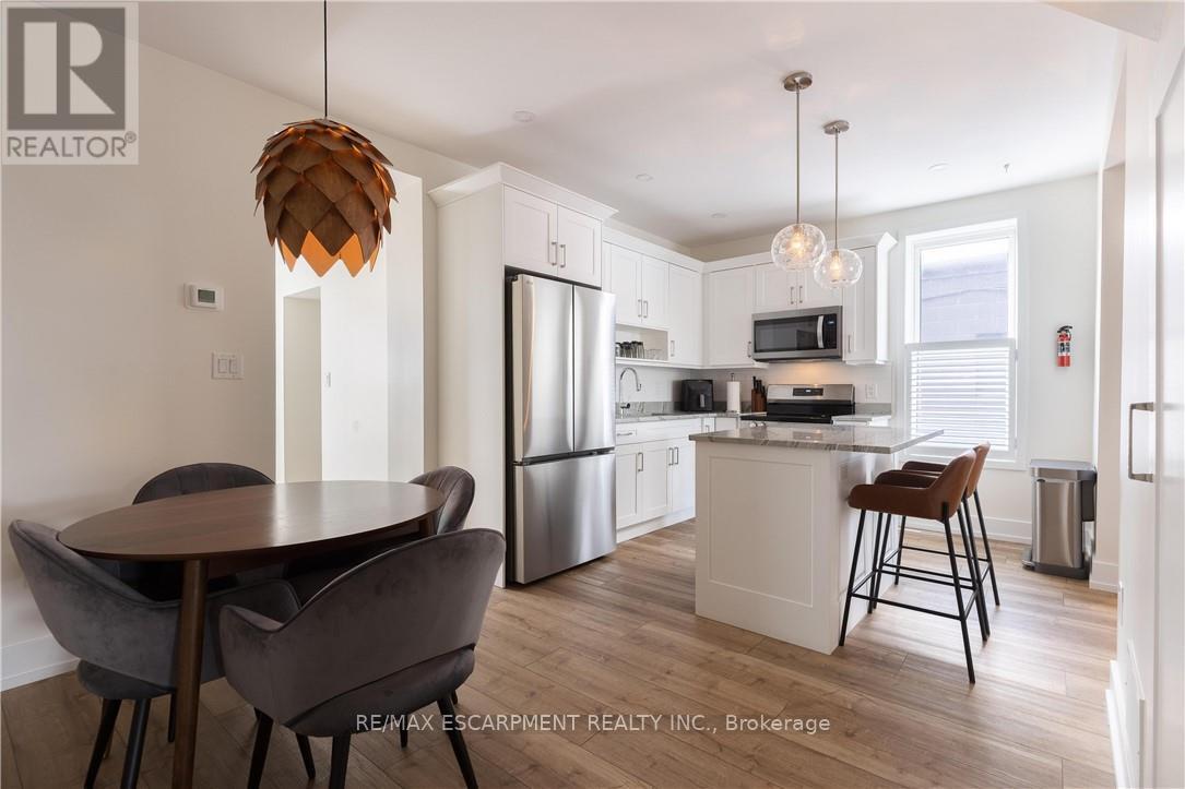 8-10 Ontario Street, Grimsby, Ontario  L3M 3G9 - Photo 10 - X12755292