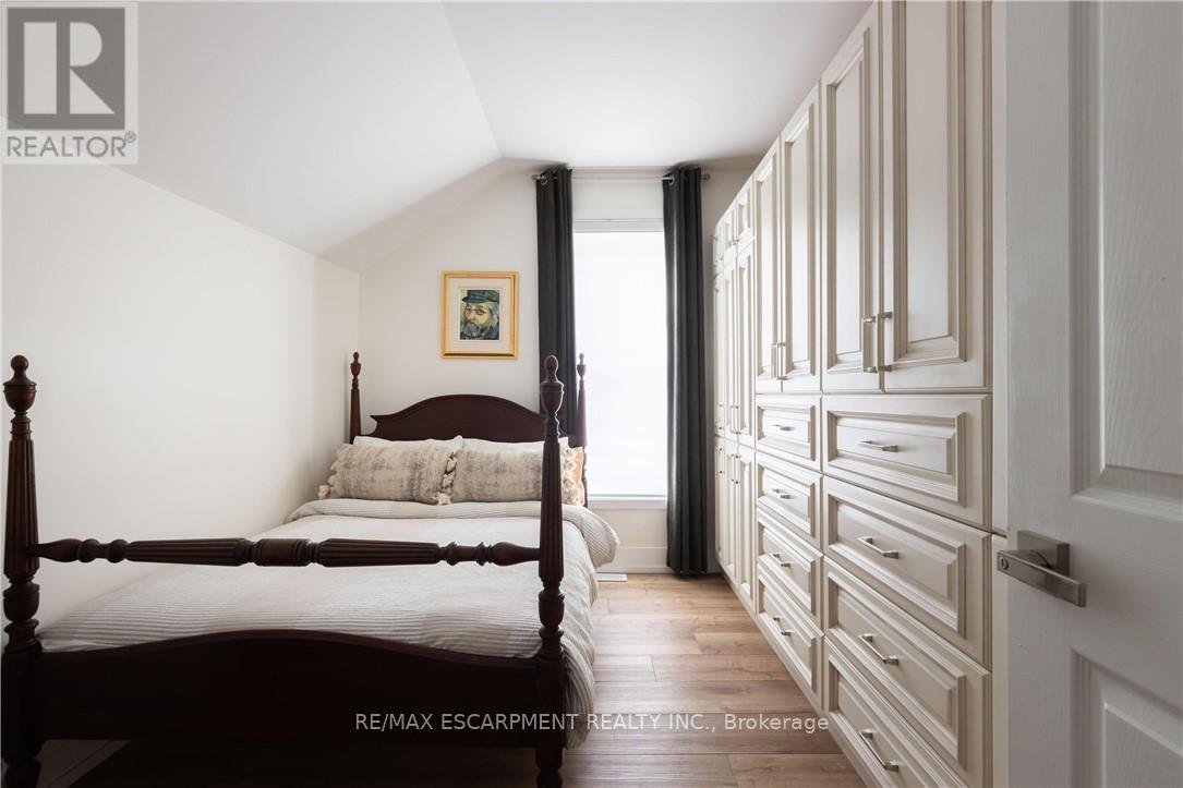 8-10 Ontario Street, Grimsby, Ontario  L3M 3G9 - Photo 16 - X12755292