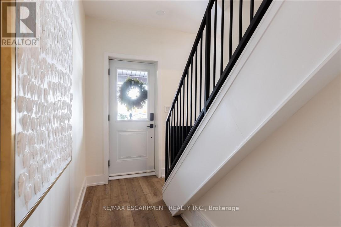 8-10 Ontario Street, Grimsby, Ontario  L3M 3G9 - Photo 24 - X12755292