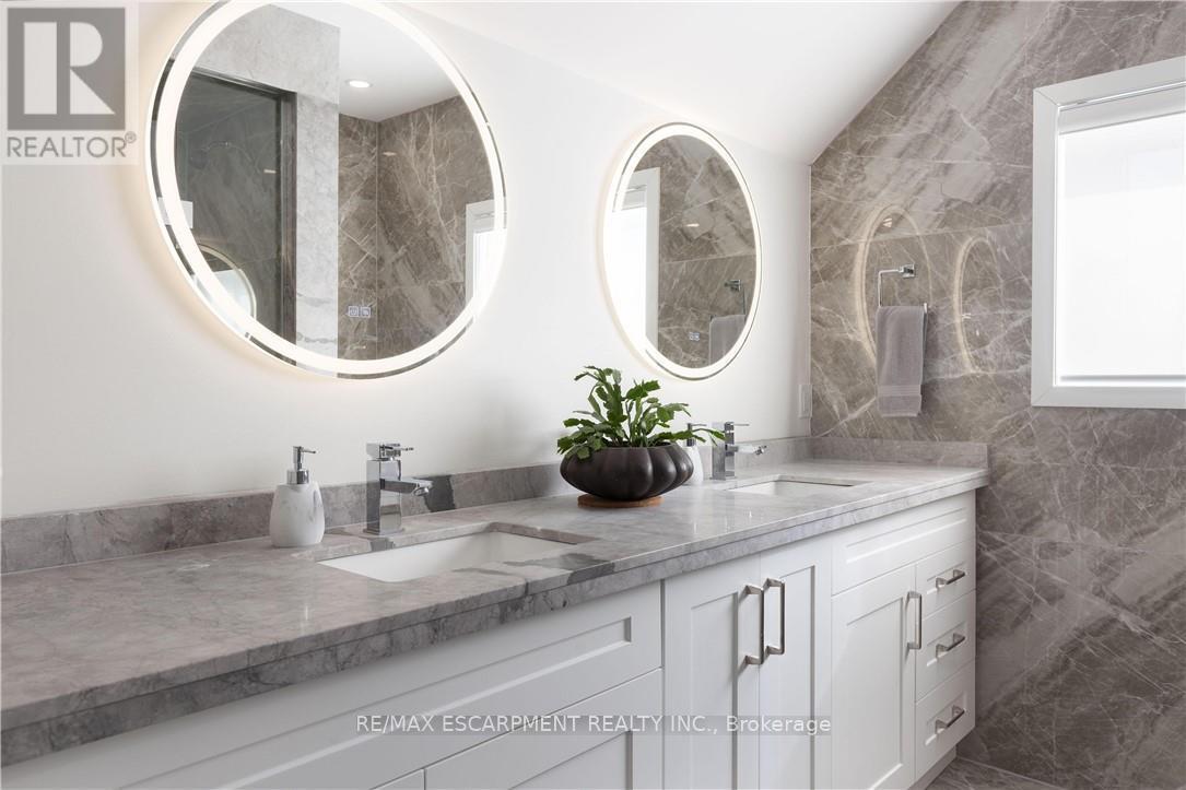 8-10 Ontario Street, Grimsby, Ontario  L3M 3G9 - Photo 30 - X12755292