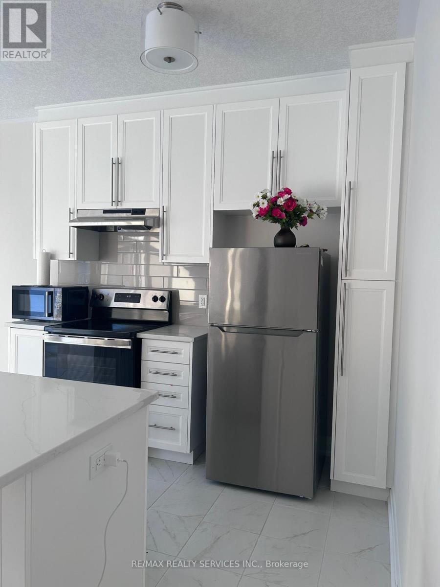 30 Shaded Creek Drive, Kitchener, Ontario  N2P 2P3 - Photo 3 - X12755294