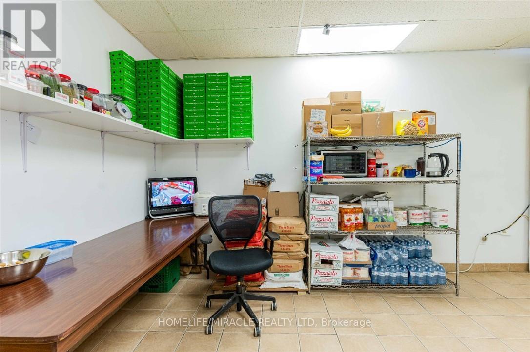 6 - 112 Oriole Parkway W, Woolwich, Ontario  N3B 1C5 - Photo 17 - X12755300