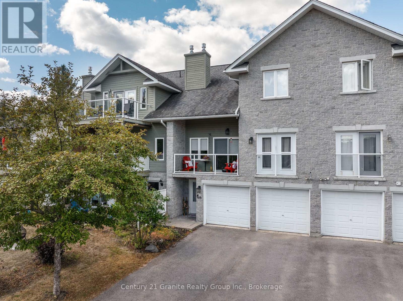 44 Webb Circle, Dysart Et Al, Ontario  K0M 1S0 - Photo 37 - X12755442