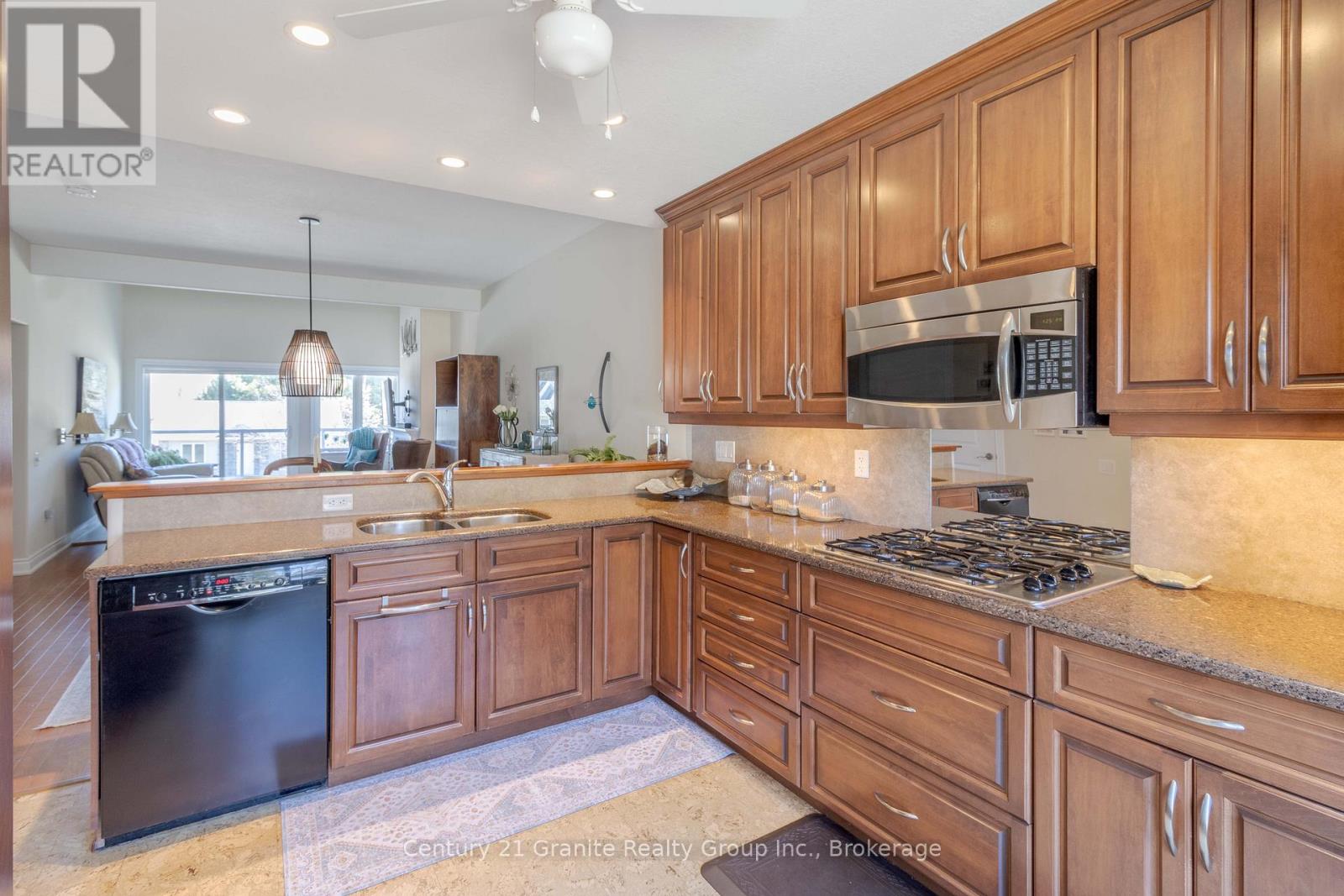 44 Webb Circle, Dysart Et Al, Ontario  K0M 1S0 - Photo 5 - X12755442