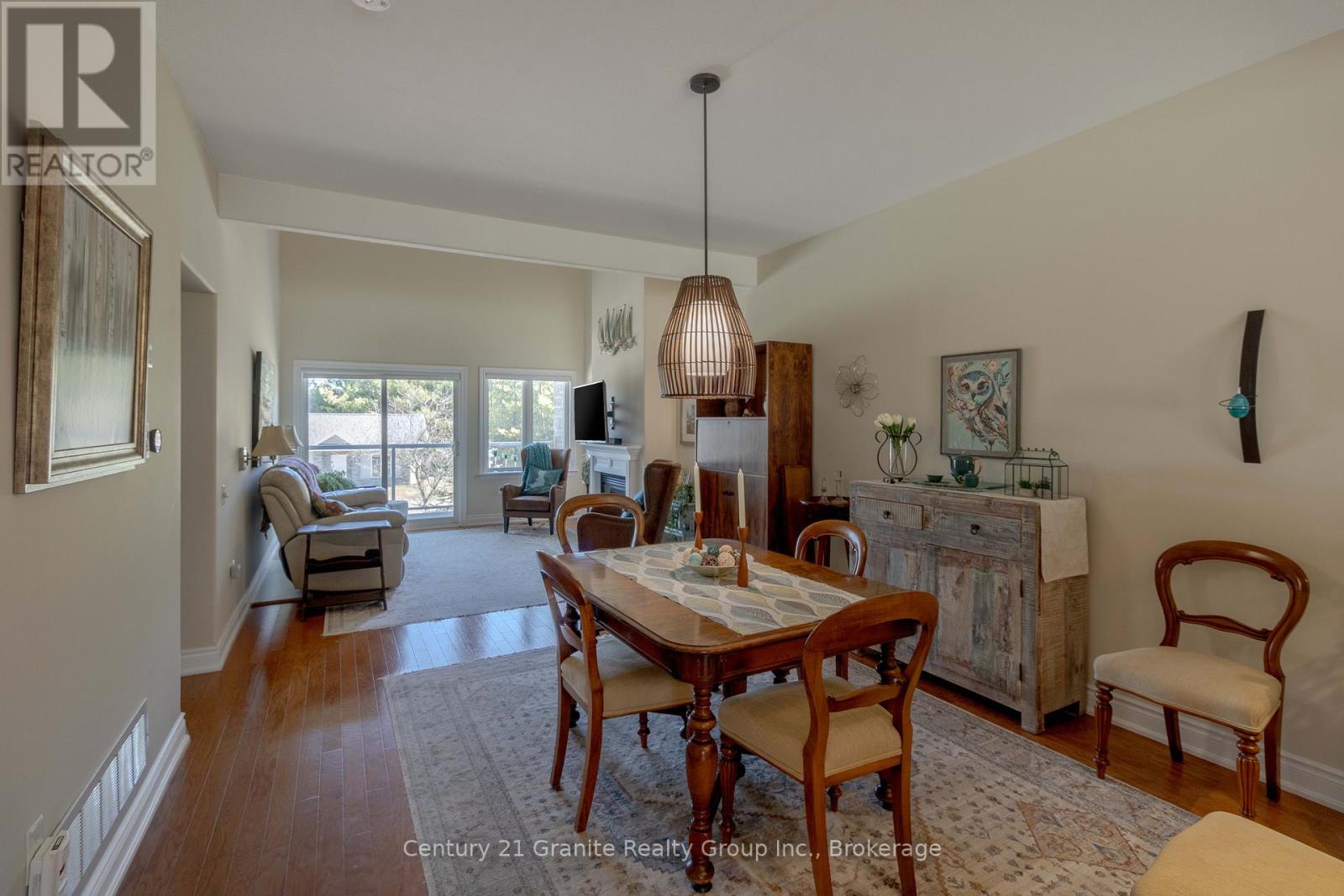 44 Webb Circle, Dysart Et Al, Ontario  K0M 1S0 - Photo 8 - X12755442