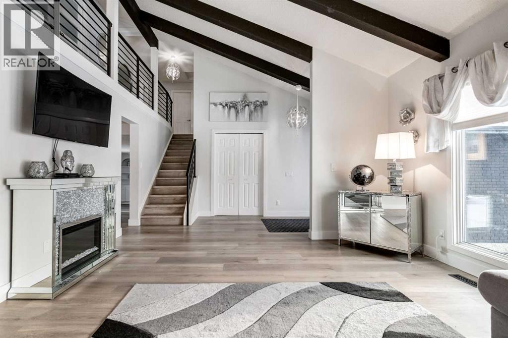 16 Woodgate Close Sw, Calgary, Alberta  T2W 4C1 - Photo 6 - A2281588