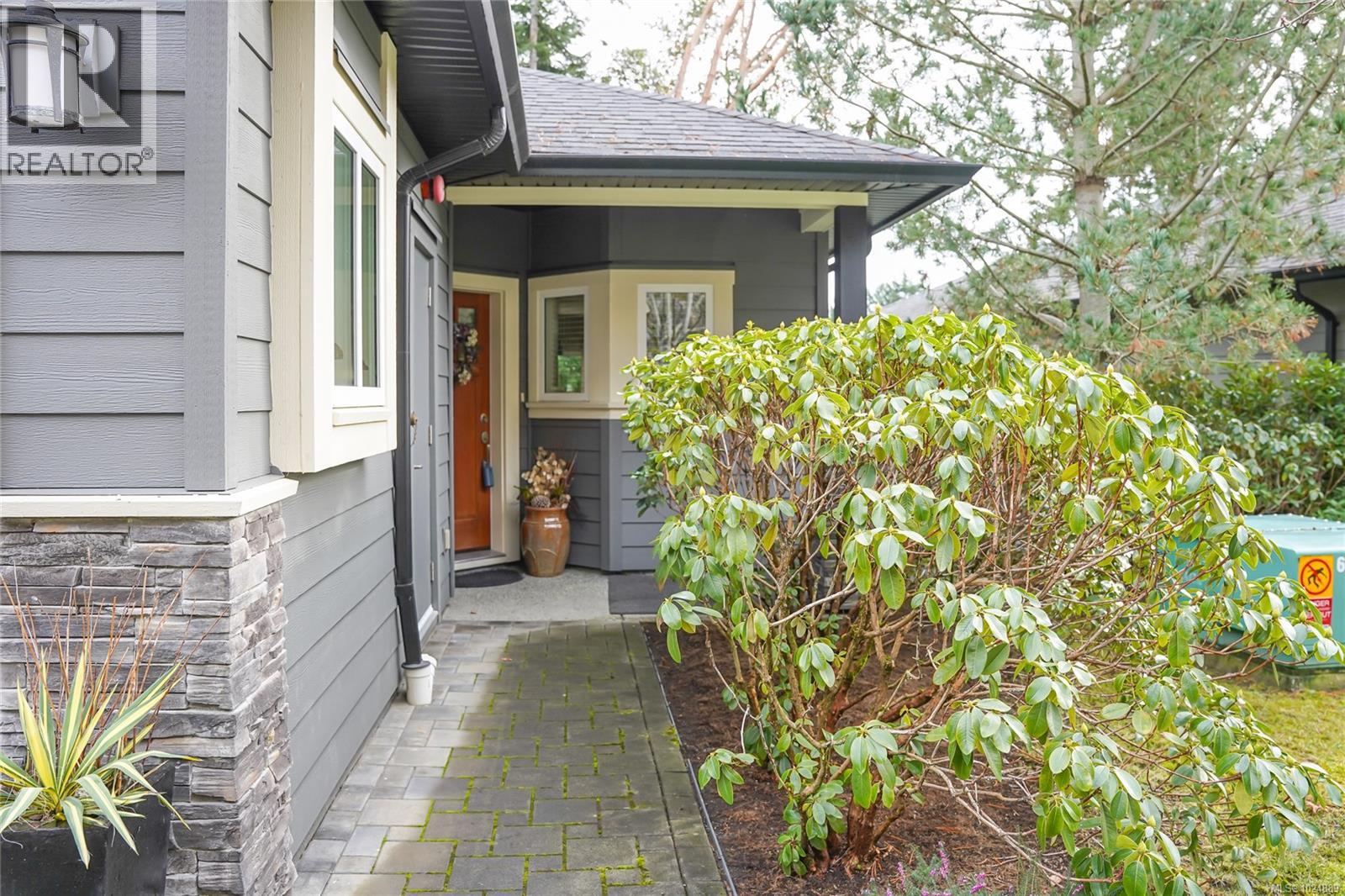 7 2319 Chilco Rd, View Royal, British Columbia  V9B 6S7 - Photo 1 - 1024889