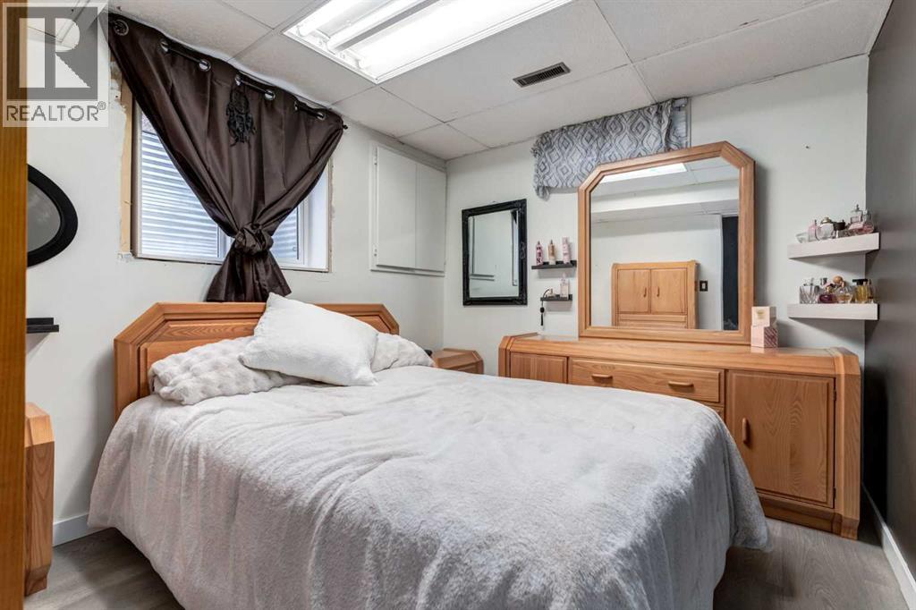 16 Woodgate Close Sw, Calgary, Alberta  T2W 4C1 - Photo 42 - A2281588