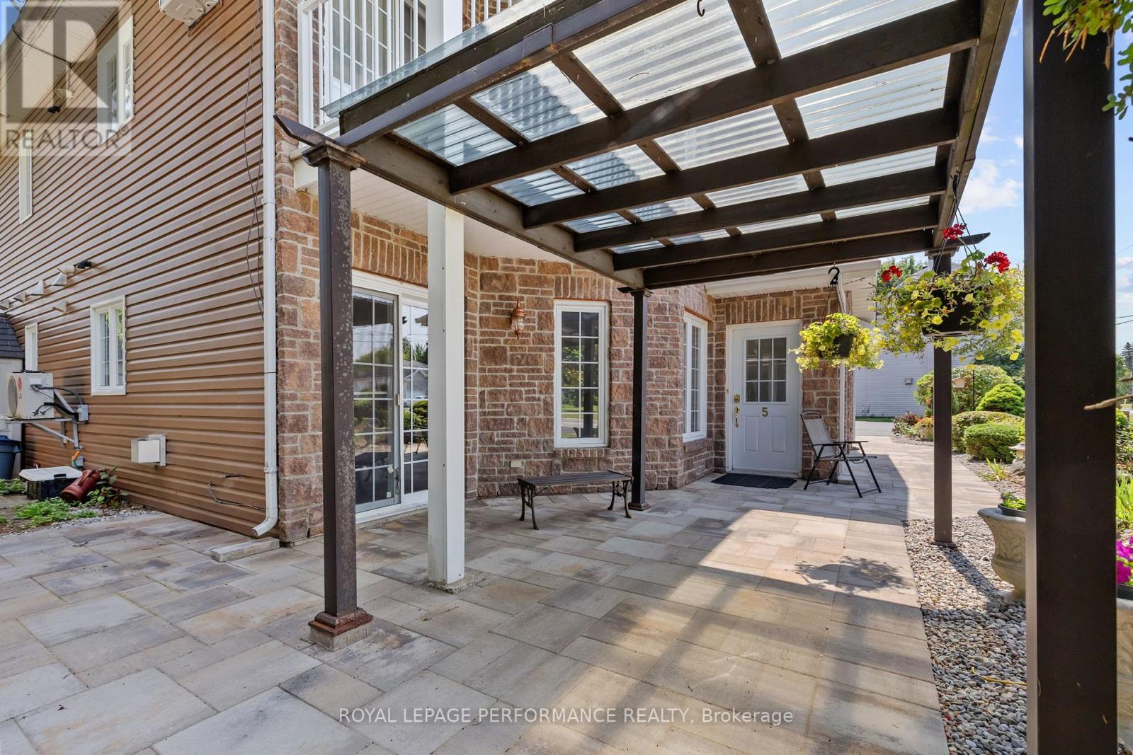 28 Queen Street, North Stormont, Ontario  K0A 1R0 - Photo 14 - X12755460