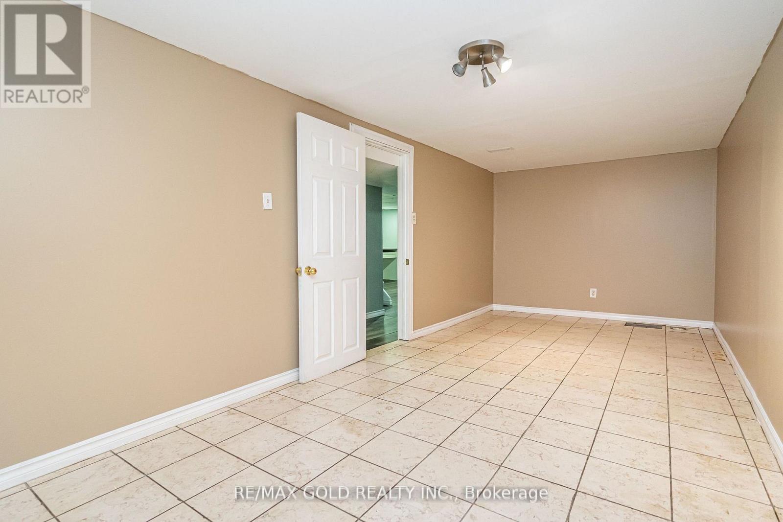 41 Aberdeen Crescent, Brampton, Ontario  L6T 2P8 - Photo 33 - W12478365