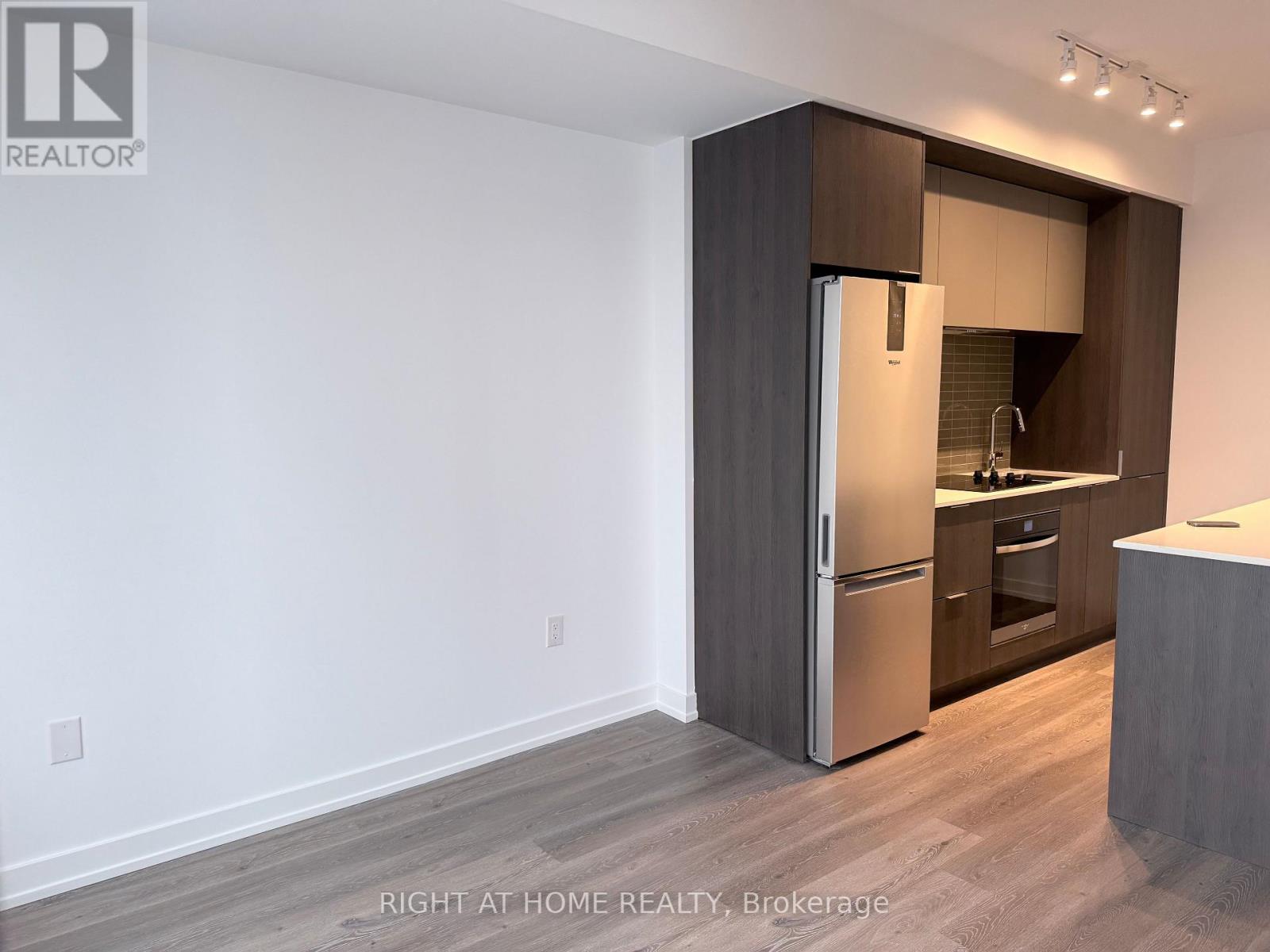 3102 - 395 Square One Drive, Mississauga, Ontario  L5B 0P6 - Photo 10 - W12707774