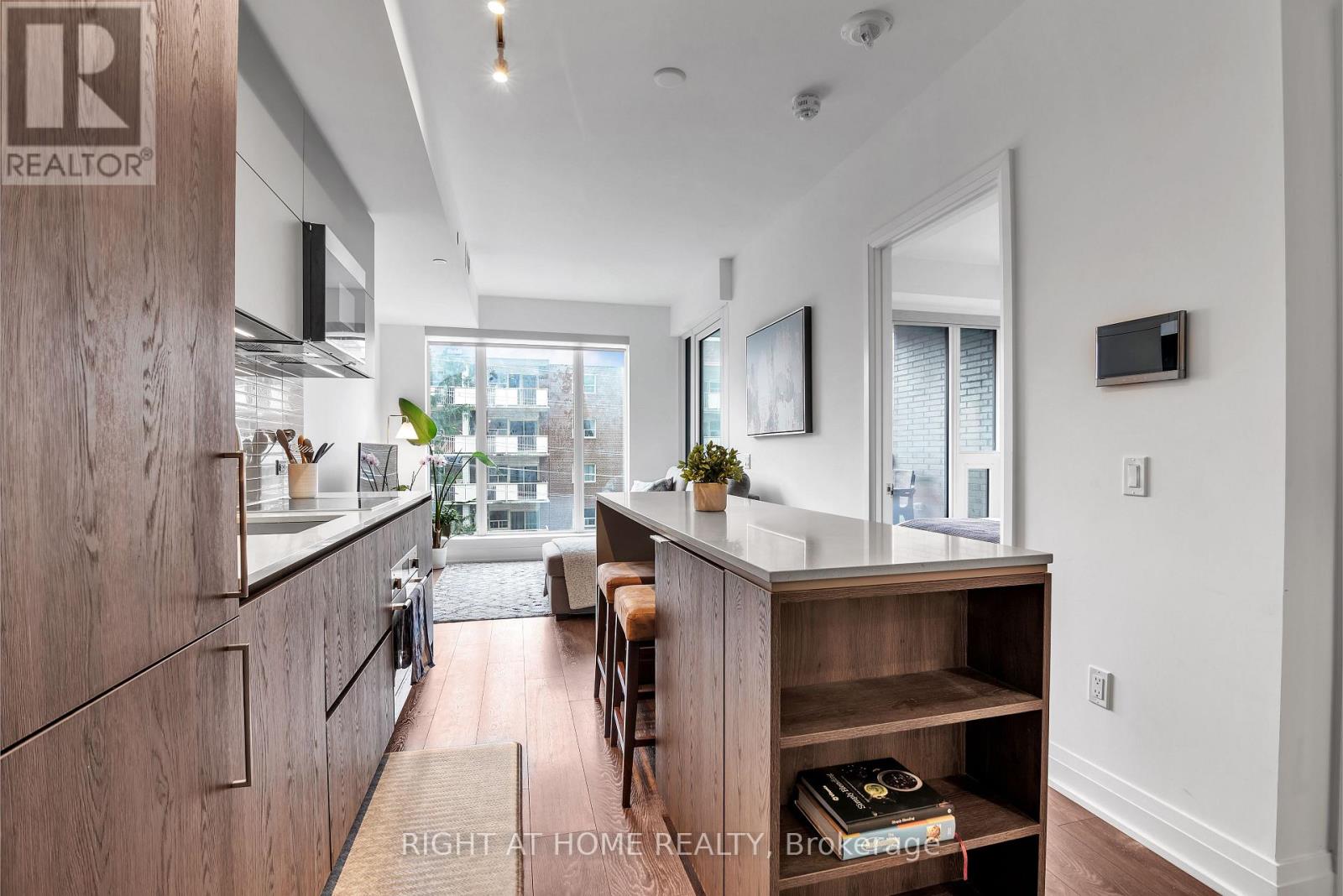 512 - 21 Park Street E, Mississauga, Ontario  L5G 0C2 - Photo 10 - W12720316