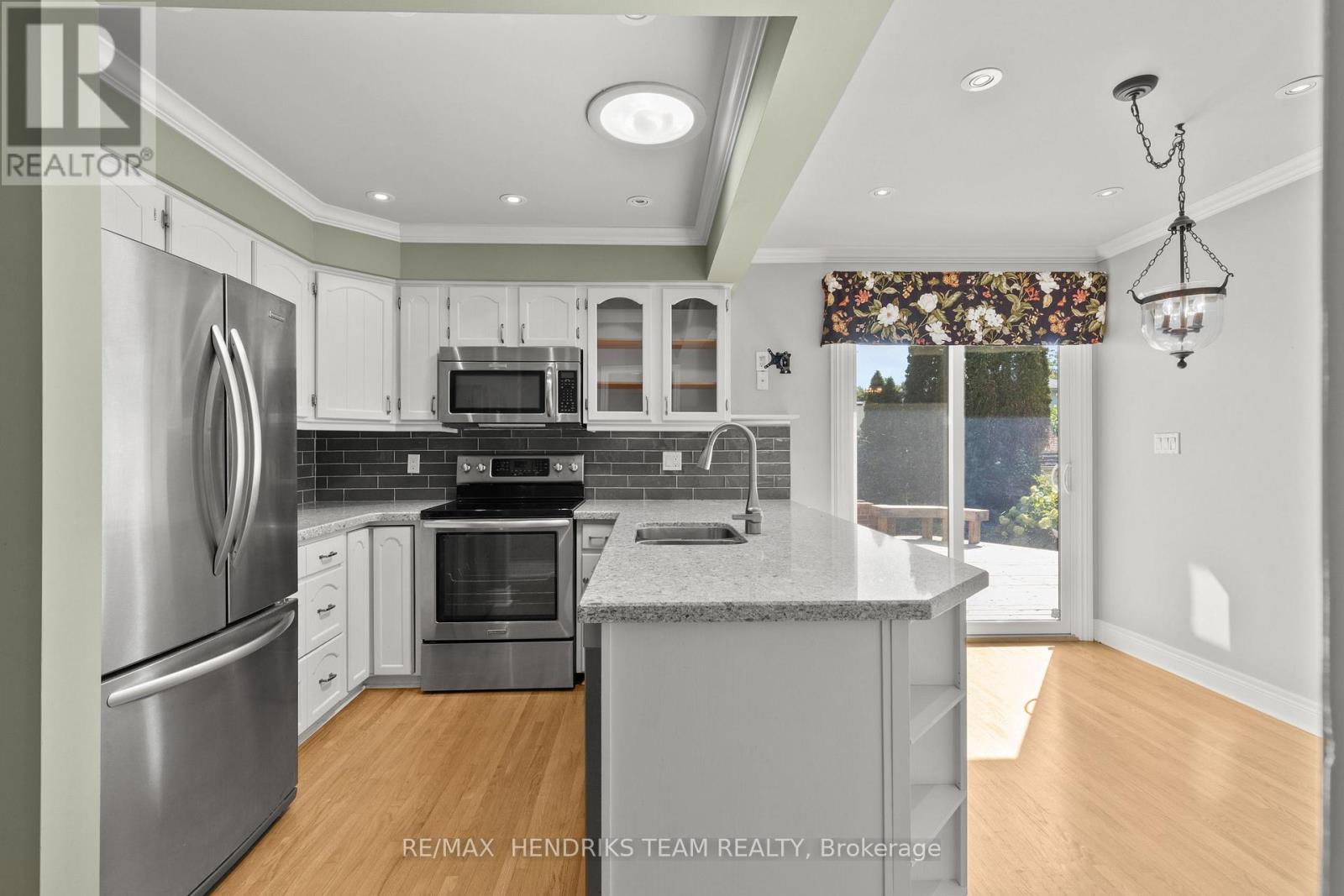 704 Vine Street, St. Catharines (Lakeshore), Ontario  L2M 7L7 - Photo 13 - X12755338