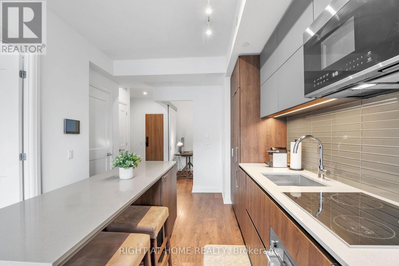 512 - 21 Park Street E, Mississauga, Ontario  L5G 0C2 - Photo 20 - W12720316