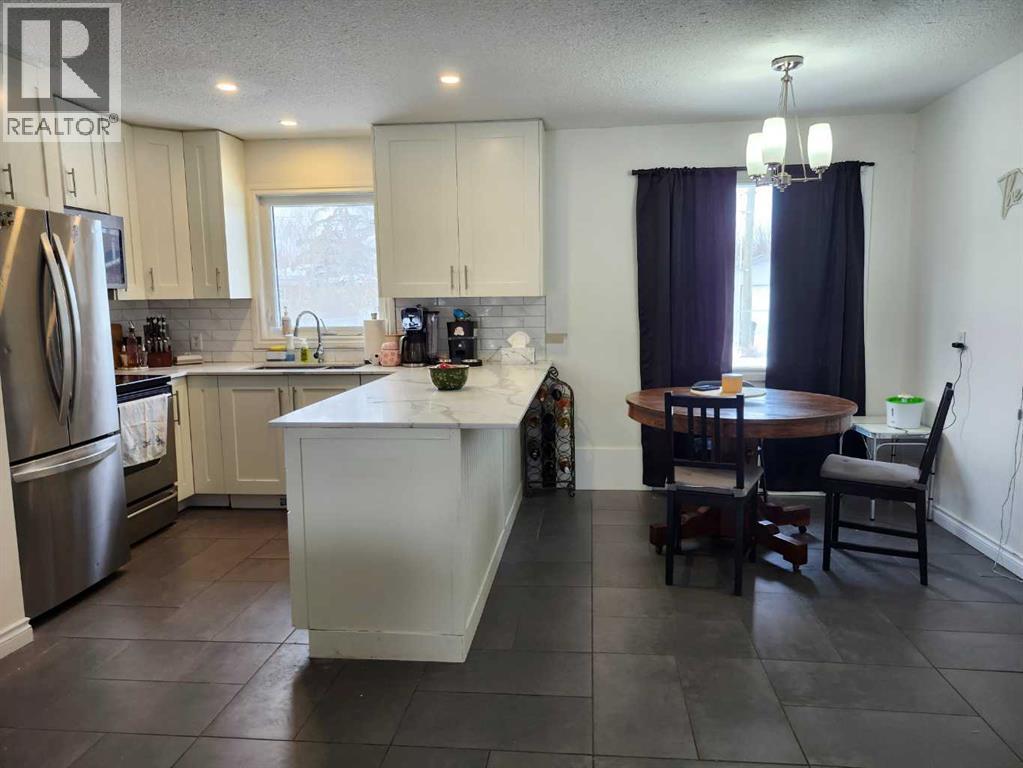 403 11 Street E, Drumheller, Alberta  T0J 0Y5 - Photo 8 - A2283687