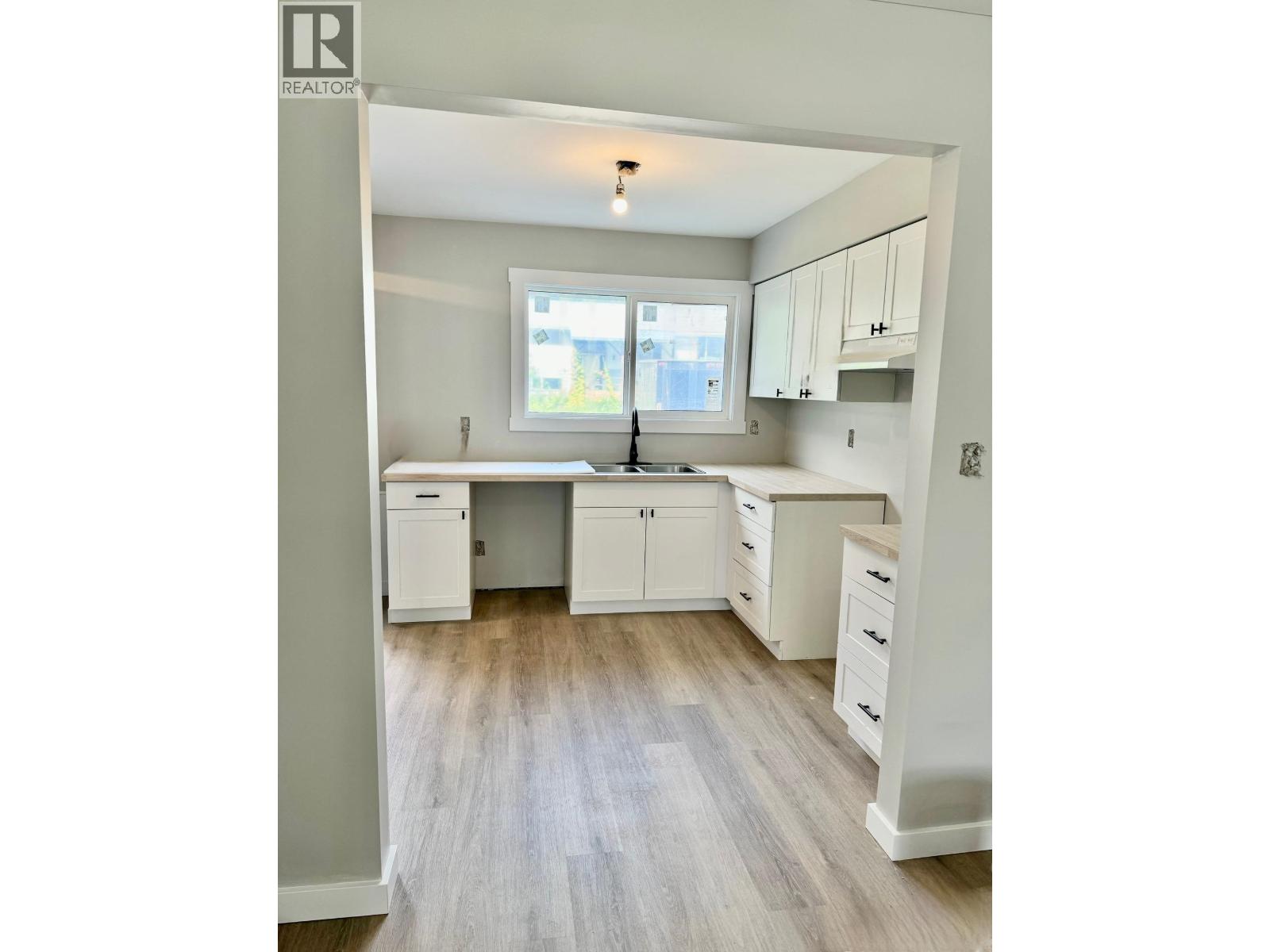 1610 Yukon Drive, Stewart, British Columbia  V0T 1W0 - Photo 3 - C8075821