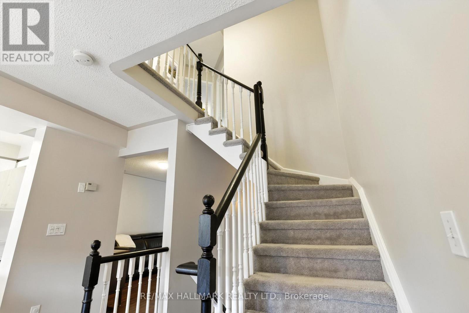 568 Legresley Lane, Newmarket, Ontario  L3Y 8R8 - Photo 17 - N12736844