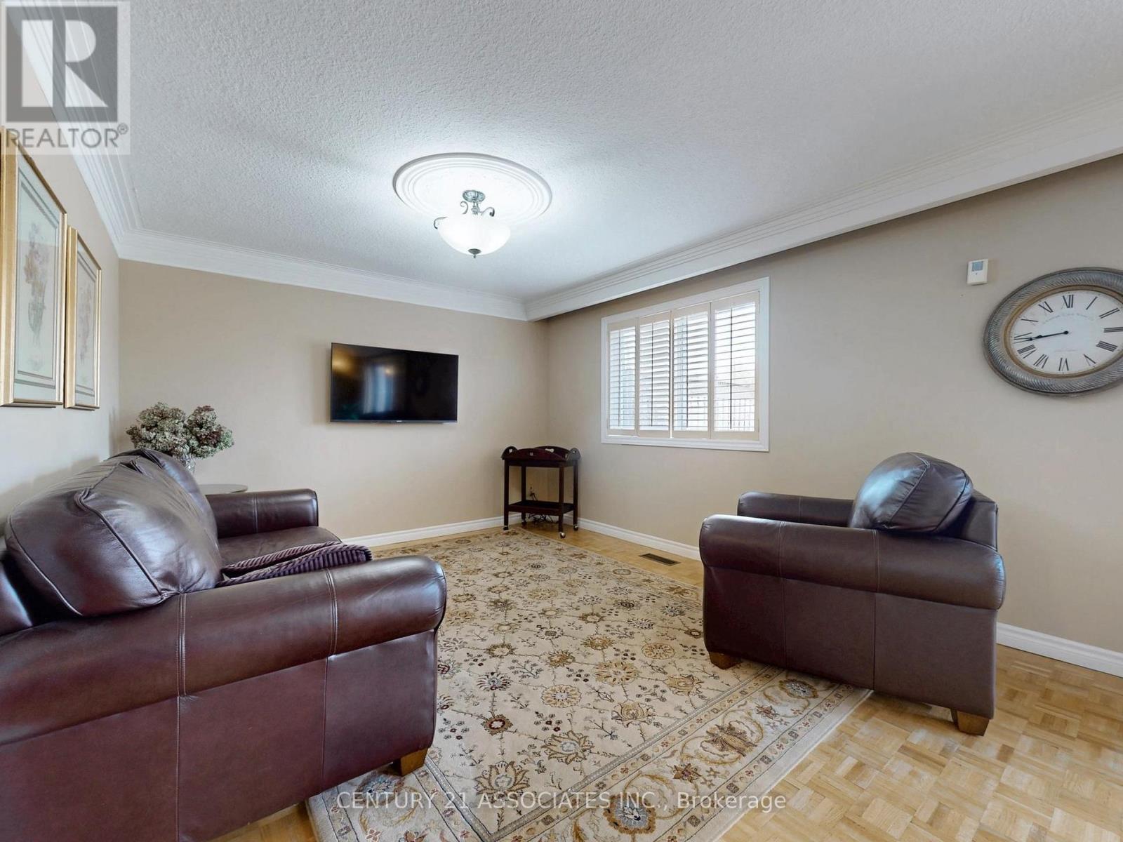 1217 Alexandra Avenue, Mississauga, Ontario  L5E 2A4 - Photo 24 - W12475265