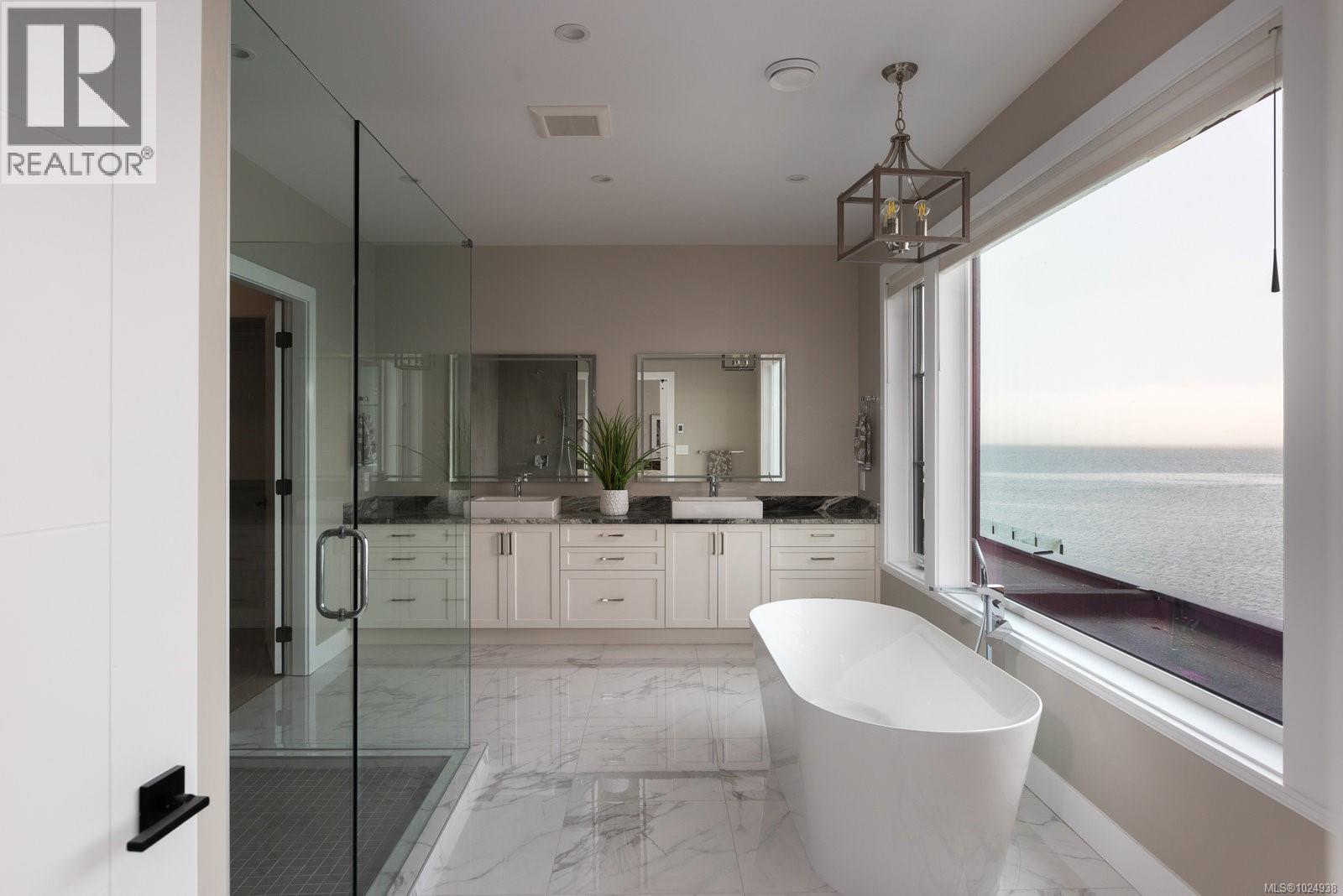 8213 Lochside Dr, Central Saanich, British Columbia  V8M 1T9 - Photo 33 - 1024938