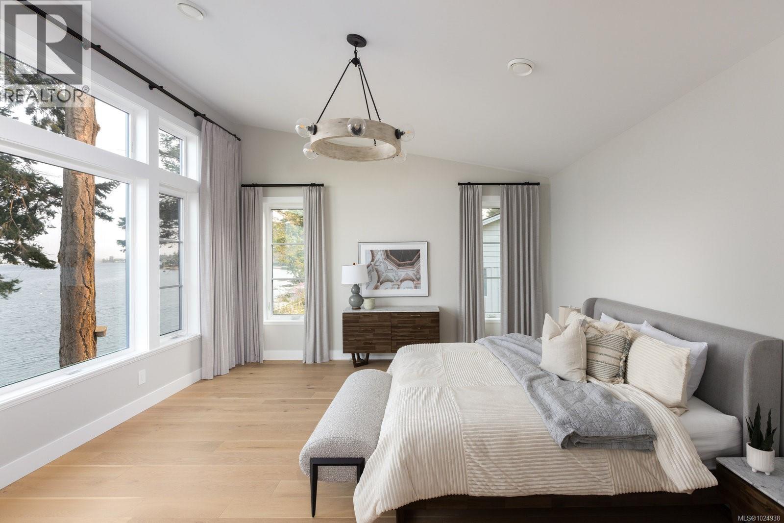 8213 Lochside Dr, Central Saanich, British Columbia  V8M 1T9 - Photo 36 - 1024938