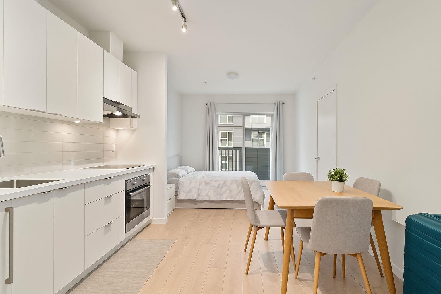 410 13678 Grosvenor Road, Surrey, British Columbia  V3R 5E2 - Photo 3 - R3086280