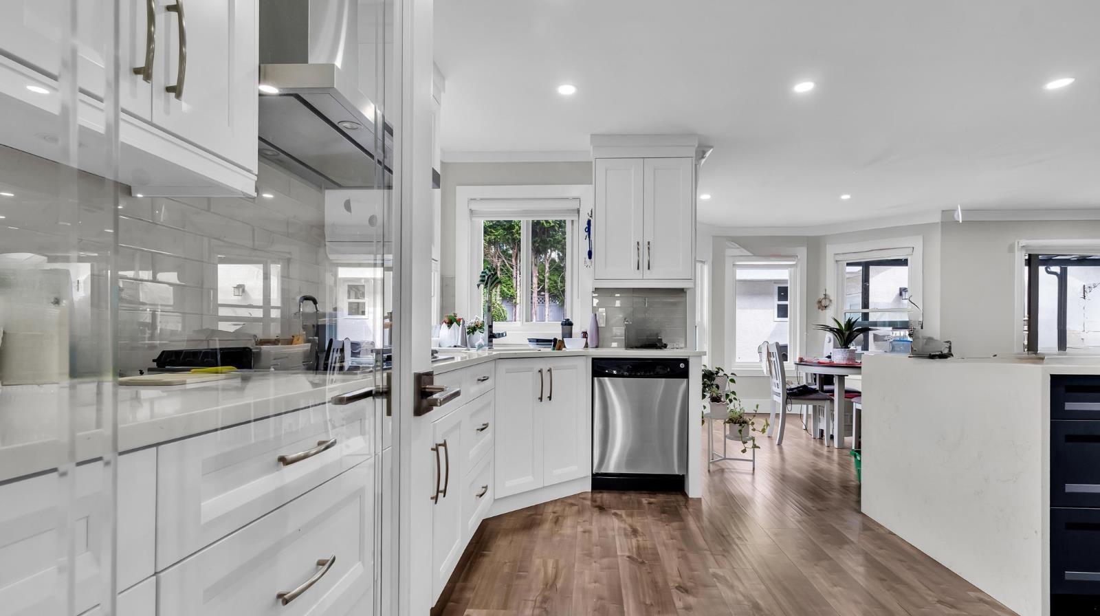 6748 123a Street, Surrey, British Columbia  V3W 0Z1 - Photo 11 - R3086287