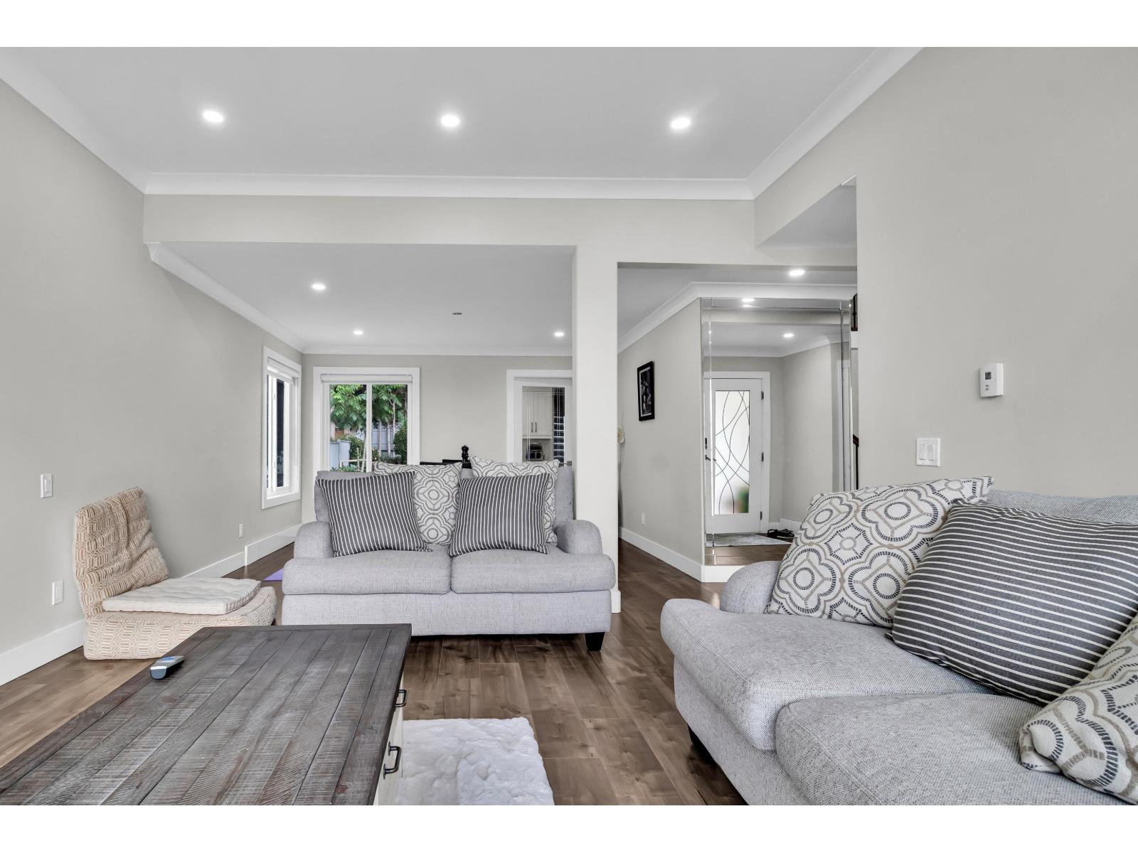 6748 123a Street, Surrey, British Columbia  V3W 0Z1 - Photo 8 - R3086287