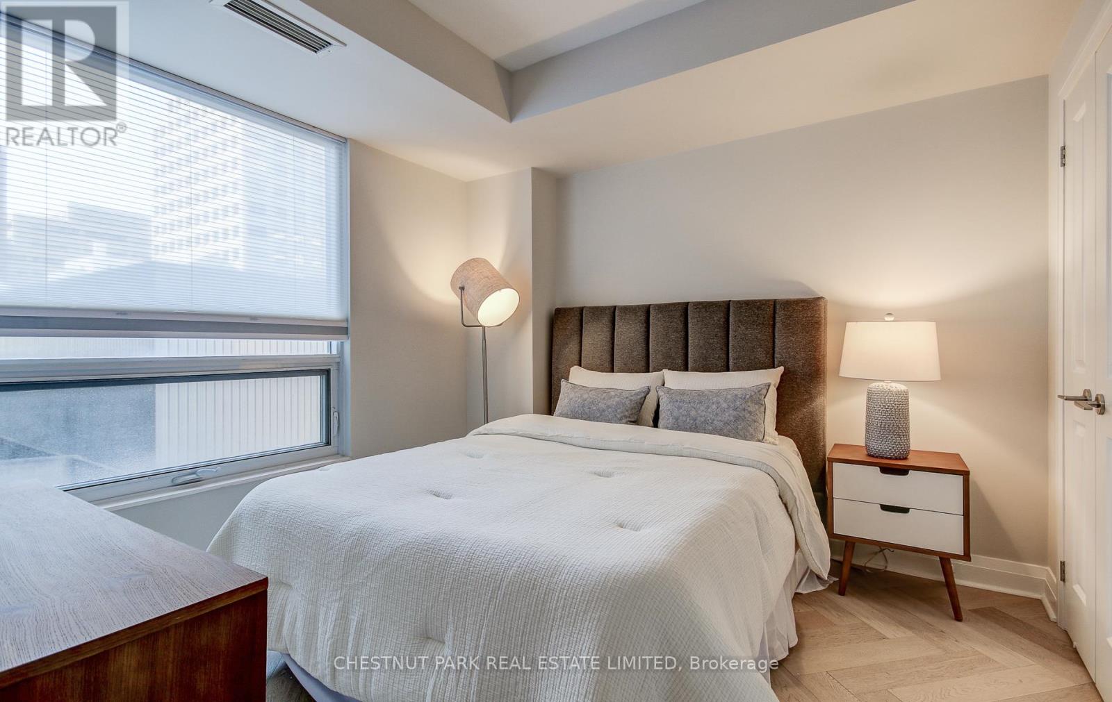 302 - 1430 Yonge Street, Toronto, Ontario  M4T 1Y6 - Photo 3 - C12755492