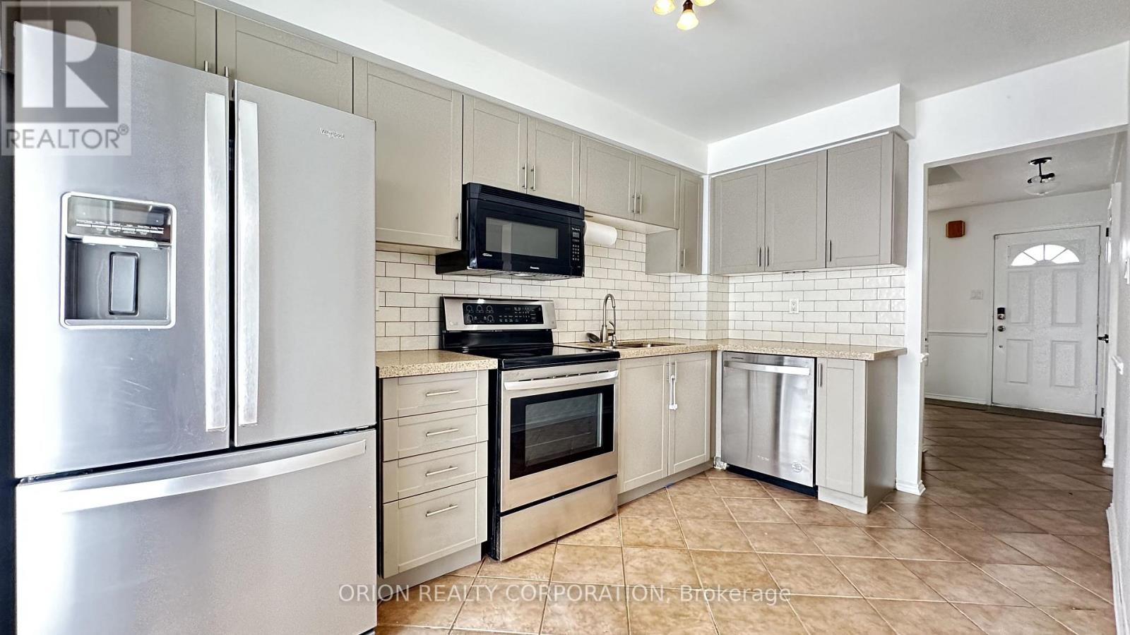 1264 Coleman Court, Innisfil, Ontario  L9S 1X4 - Photo 3 - N12755348