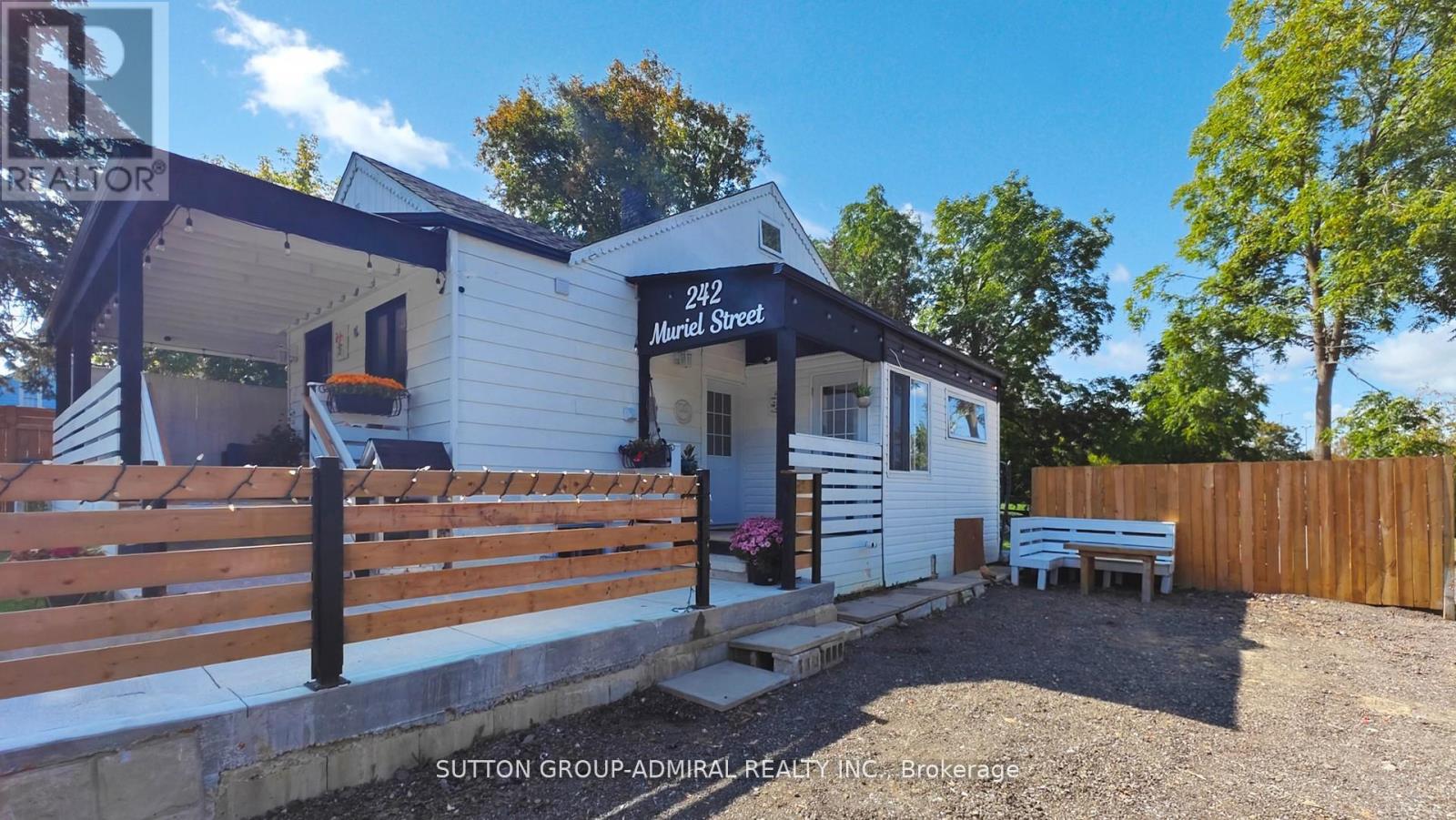 242 Muriel Street, Newmarket, Ontario  L3Y 3N3 - Photo 4 - N12755444