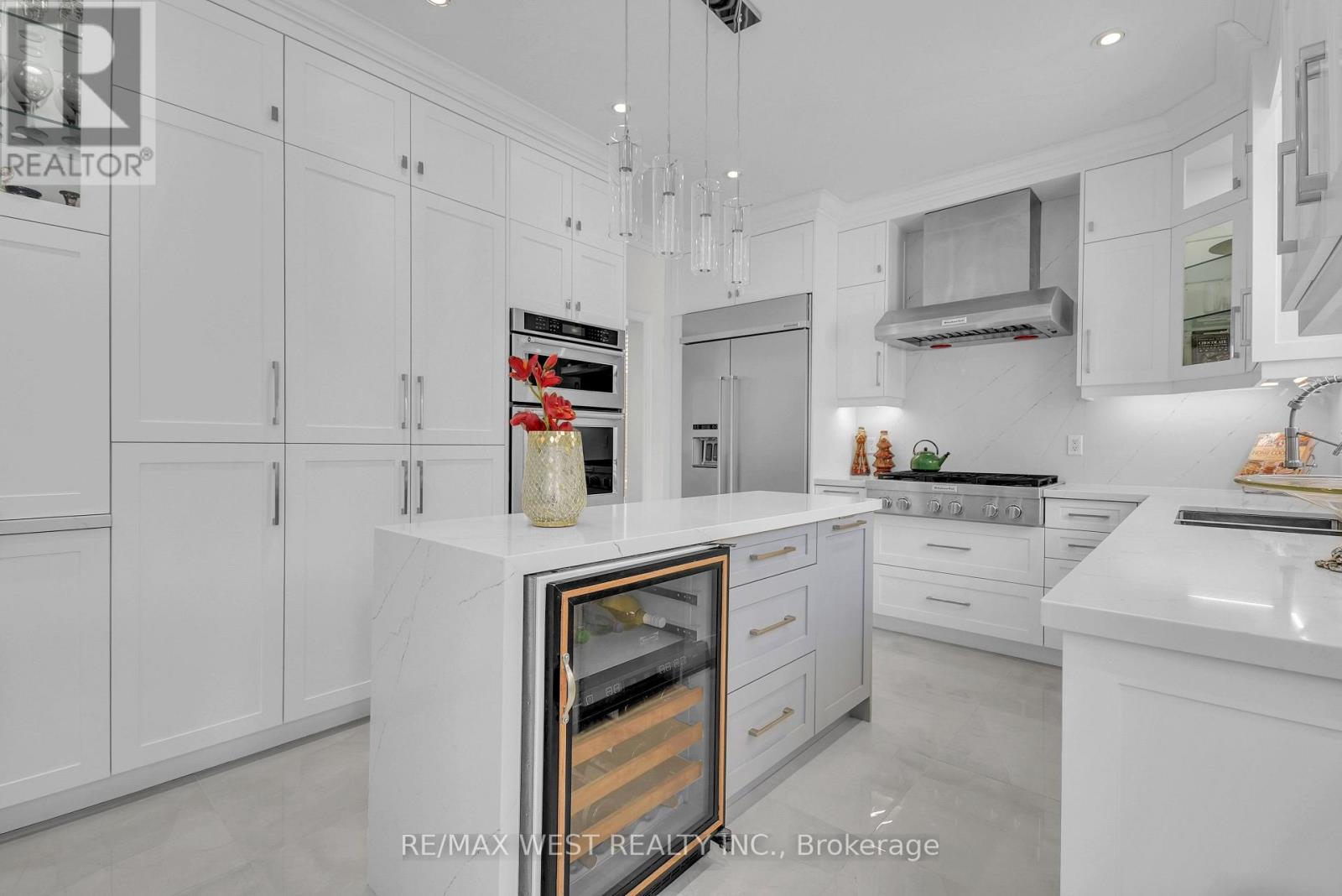 90 Birkhall Place, Barrie (Innis-Shore), Ontario  L4N 0K2 - Photo 6 - S12755396