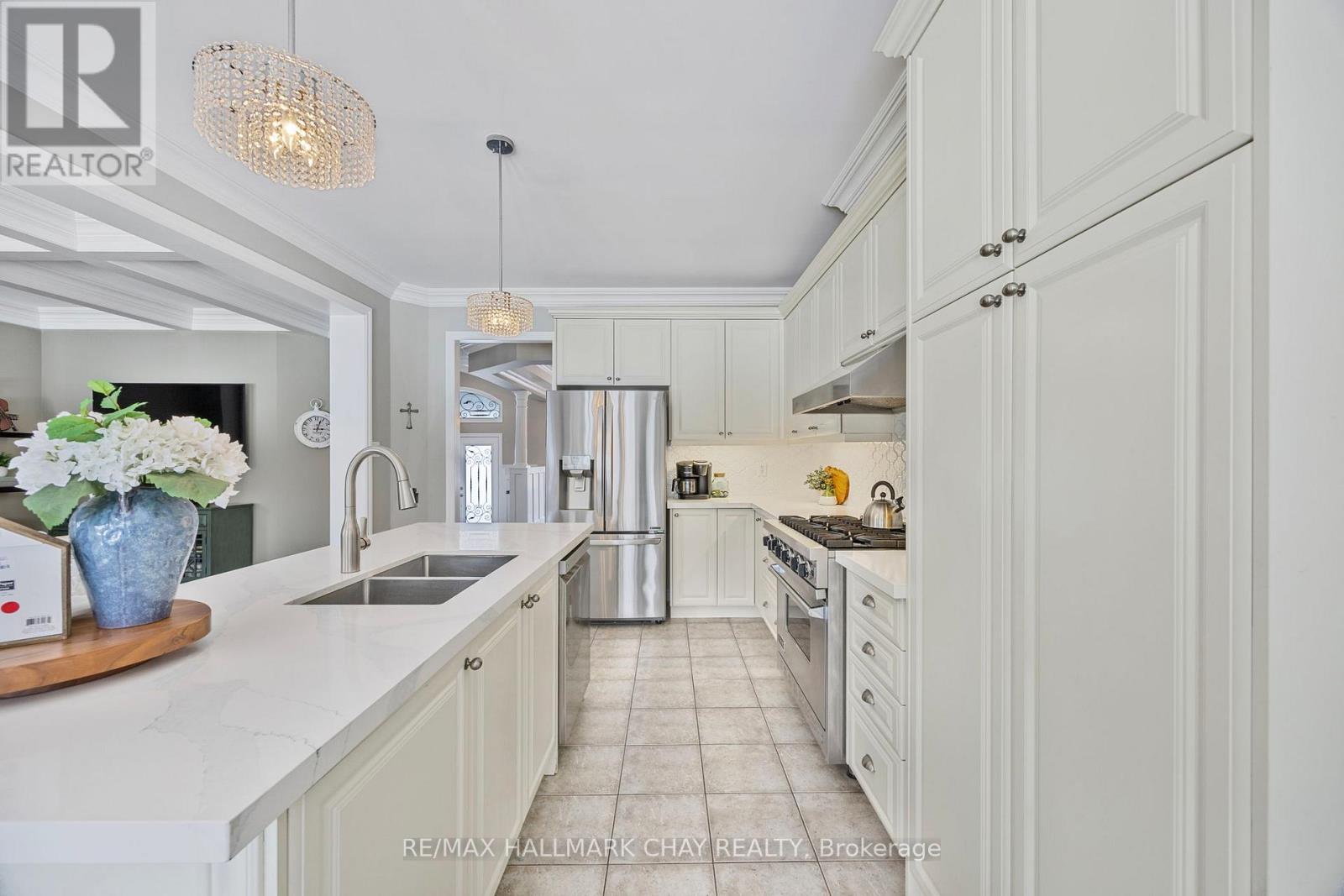 16 Basswood Drive, Wasaga Beach, Ontario  L9Z 0A9 - Photo 11 - S12755474