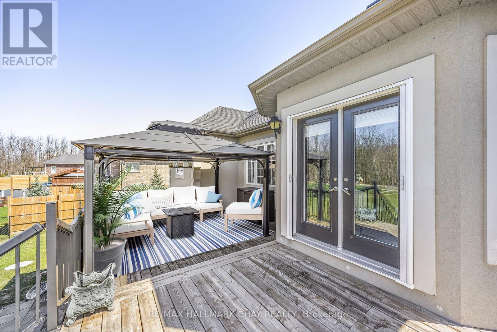 16 Basswood Drive, Wasaga Beach, Ontario  L9Z 0A9 - Photo 30 - S12755474