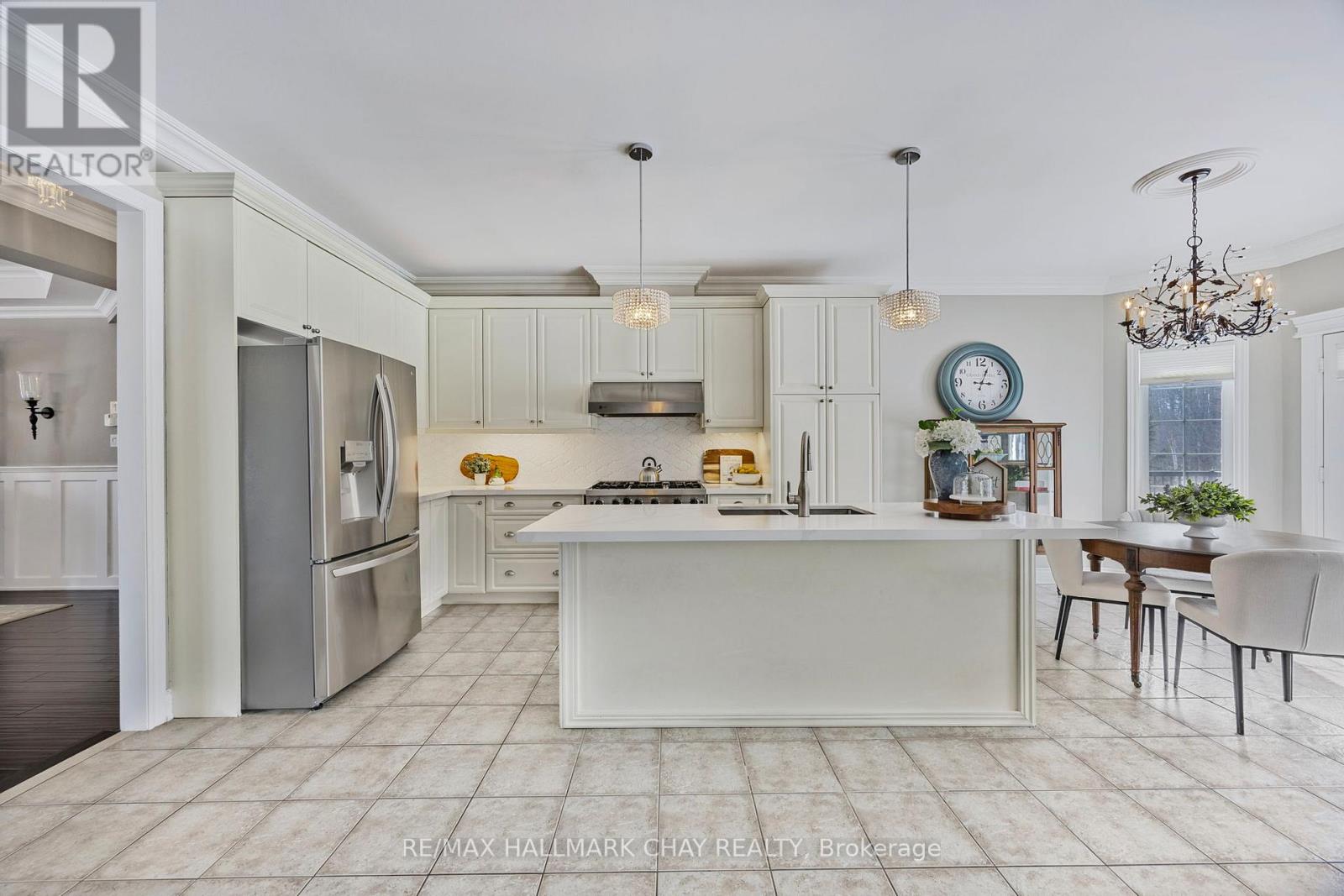 16 Basswood Drive, Wasaga Beach, Ontario  L9Z 0A9 - Photo 8 - S12755474