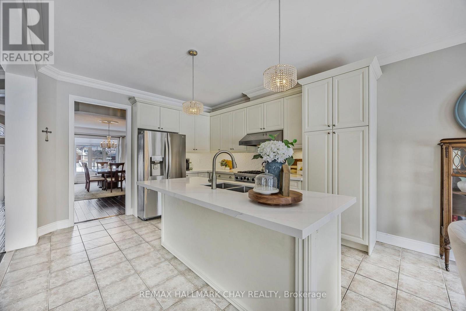 16 Basswood Drive, Wasaga Beach, Ontario  L9Z 0A9 - Photo 9 - S12755474