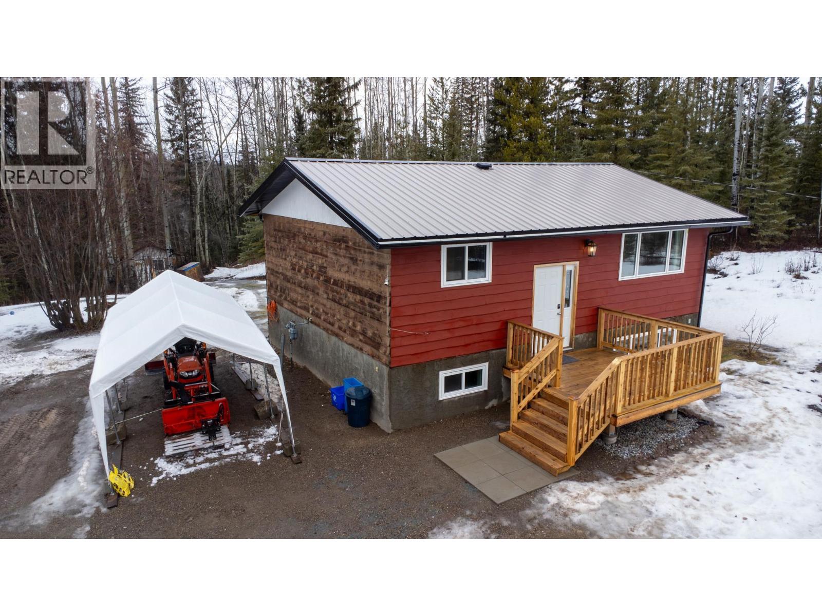 <div class="slider-price">$474,900</div><p>12500 Hillcrest Drive, Prince George, British Columbia</p>