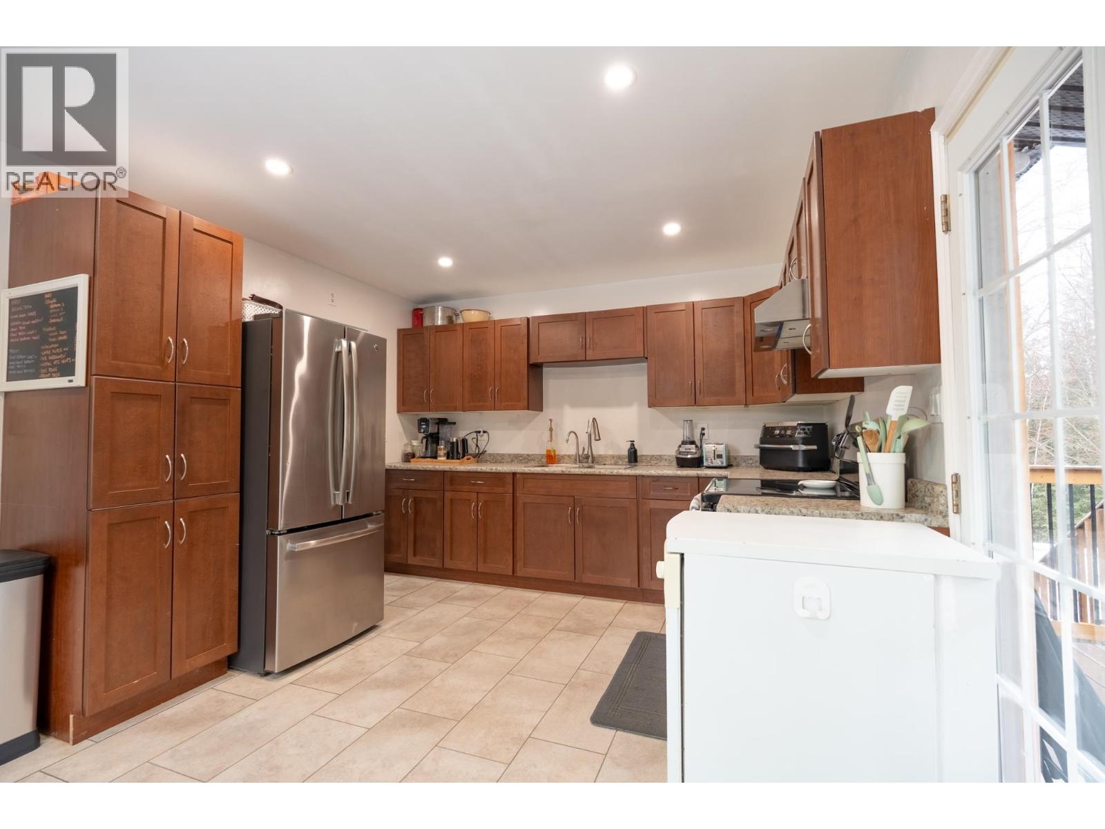 12500 Hillcrest Drive, Prince George, British Columbia  V2N 5C2 - Photo 5 - R3086237