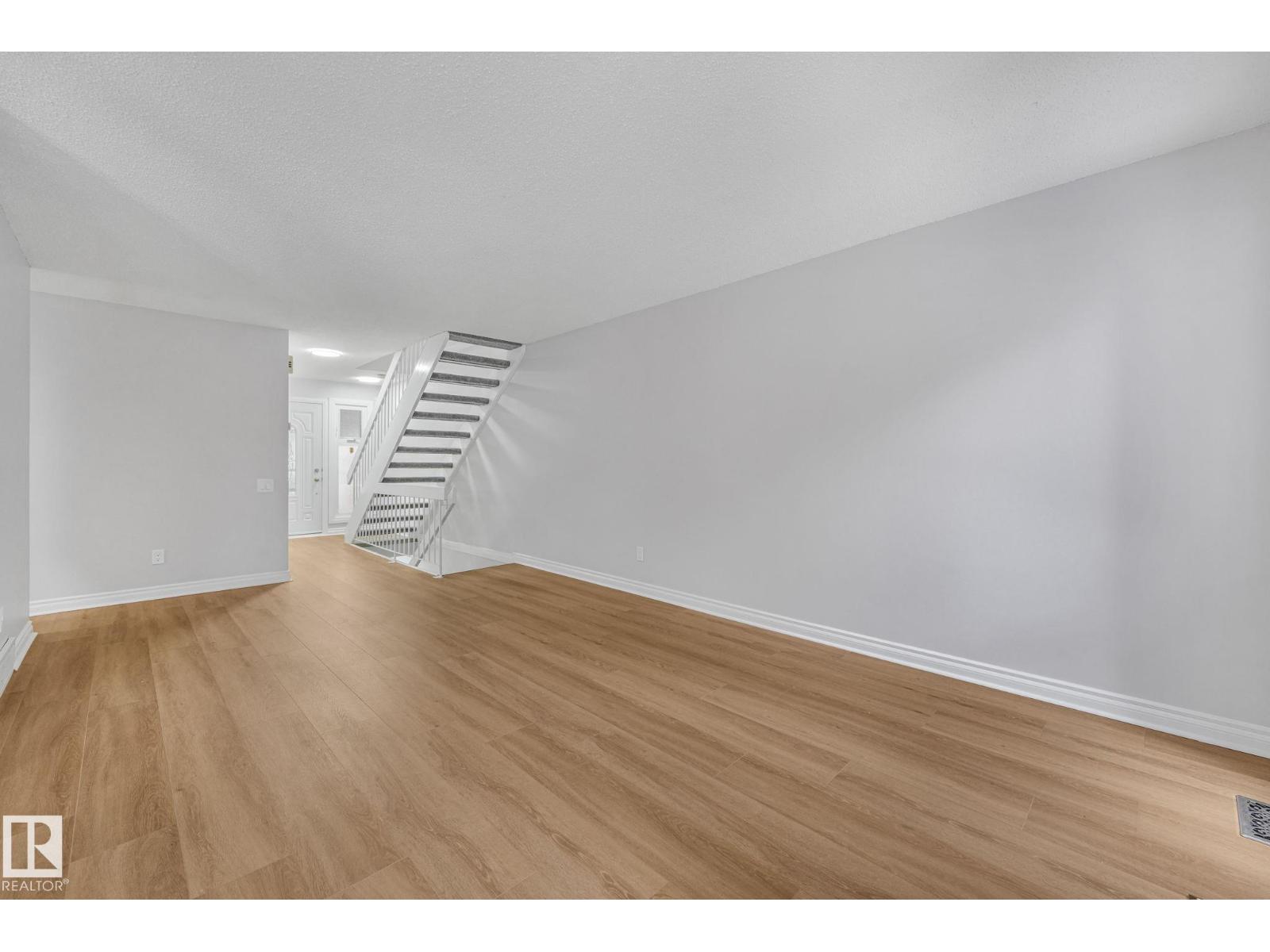 70 Hearthstone Nw, Edmonton, Alberta  T6H 5E5 - Photo 10 - E4472094