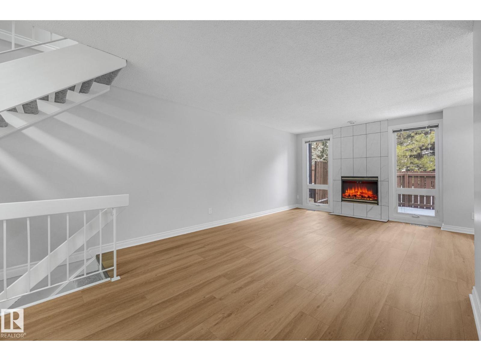 70 Hearthstone Nw, Edmonton, Alberta  T6H 5E5 - Photo 7 - E4472094