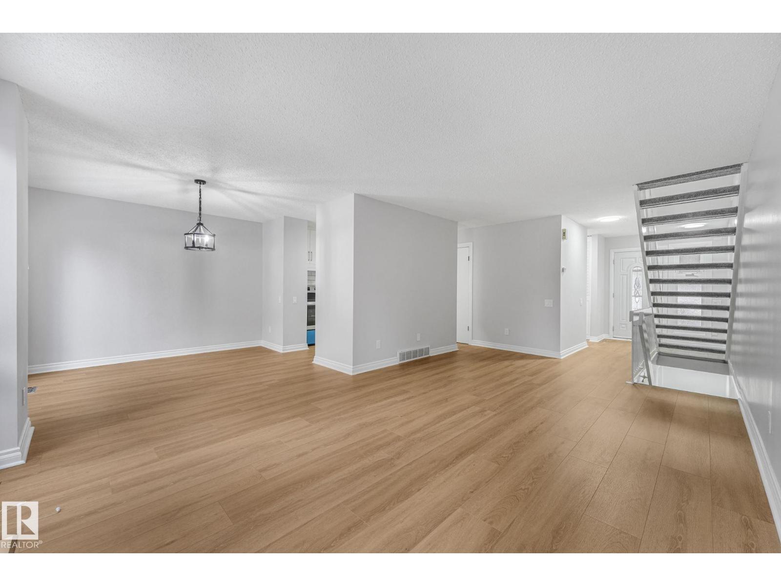 70 Hearthstone Nw, Edmonton, Alberta  T6H 5E5 - Photo 9 - E4472094