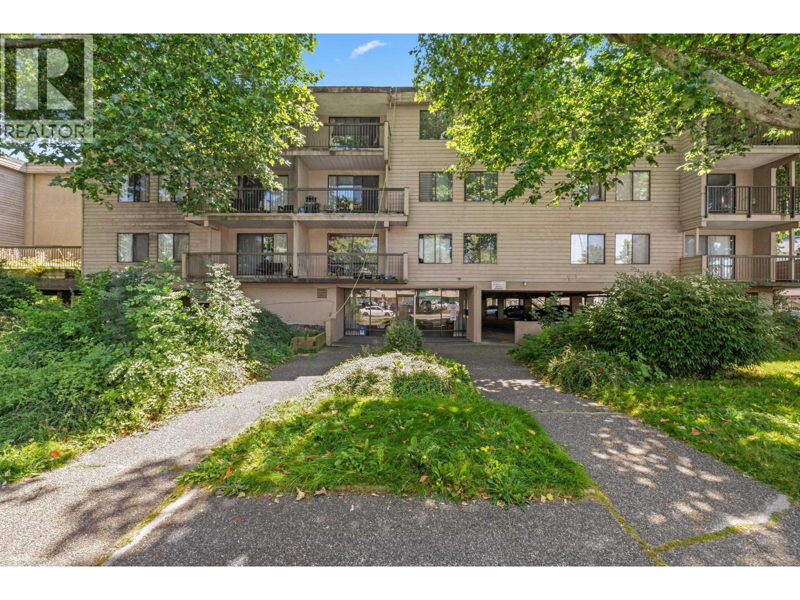 211 8400 Lansdowne Road, Richmond, British Columbia  V6X 3G3 - Photo 1 - R3032335