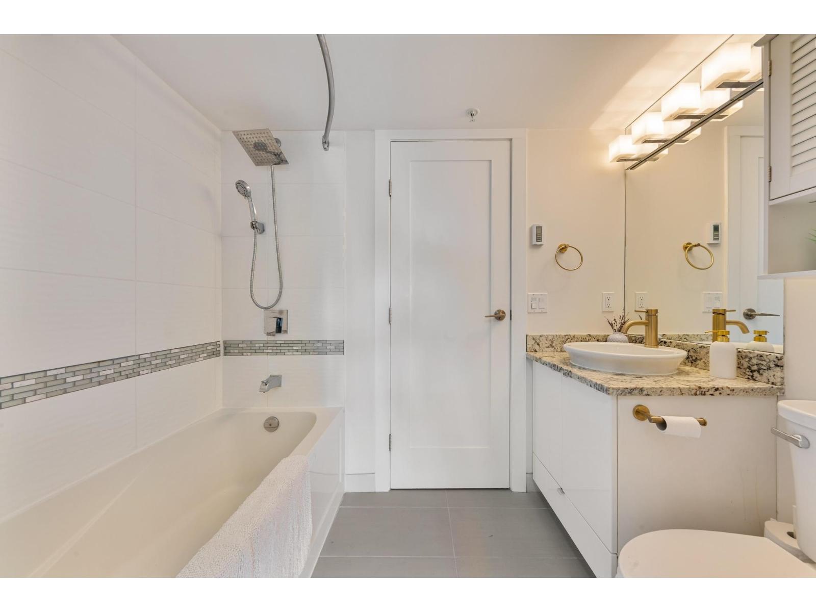 202 14955 Victoria Avenue, White Rock, British Columbia  V4B 1G2 - Photo 12 - R3085734