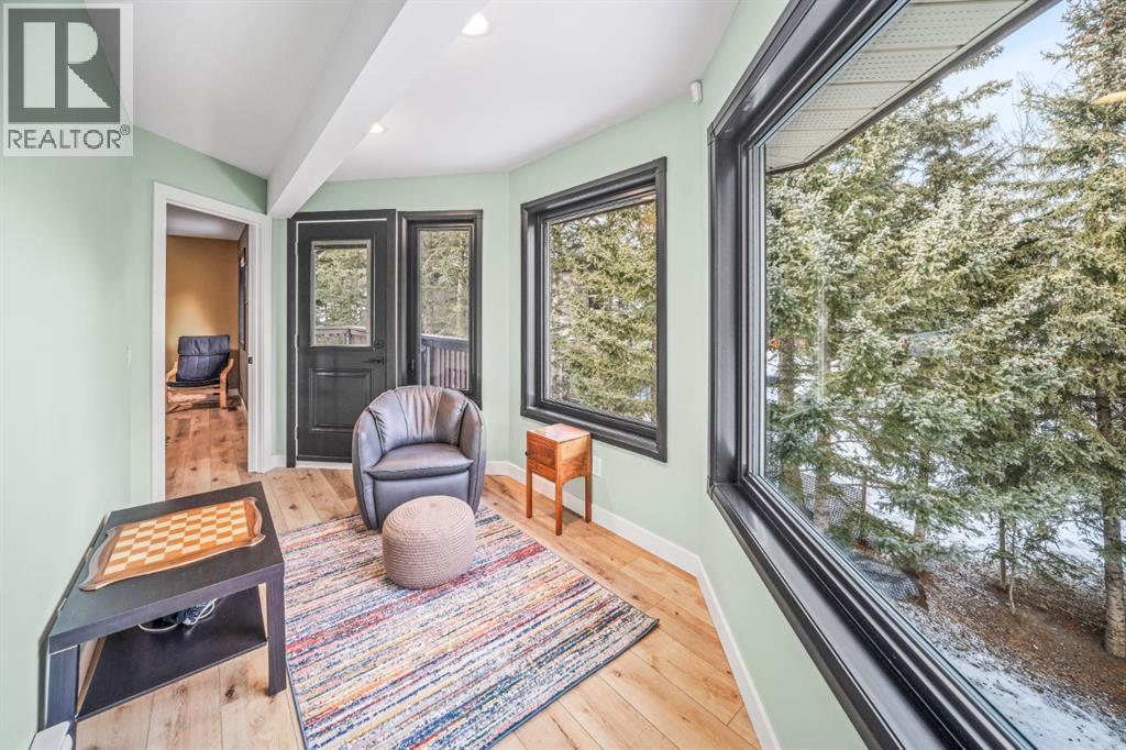 108 Lougheed Circle, Banff, Alberta  T1L 1B4 - Photo 6 - A2283298